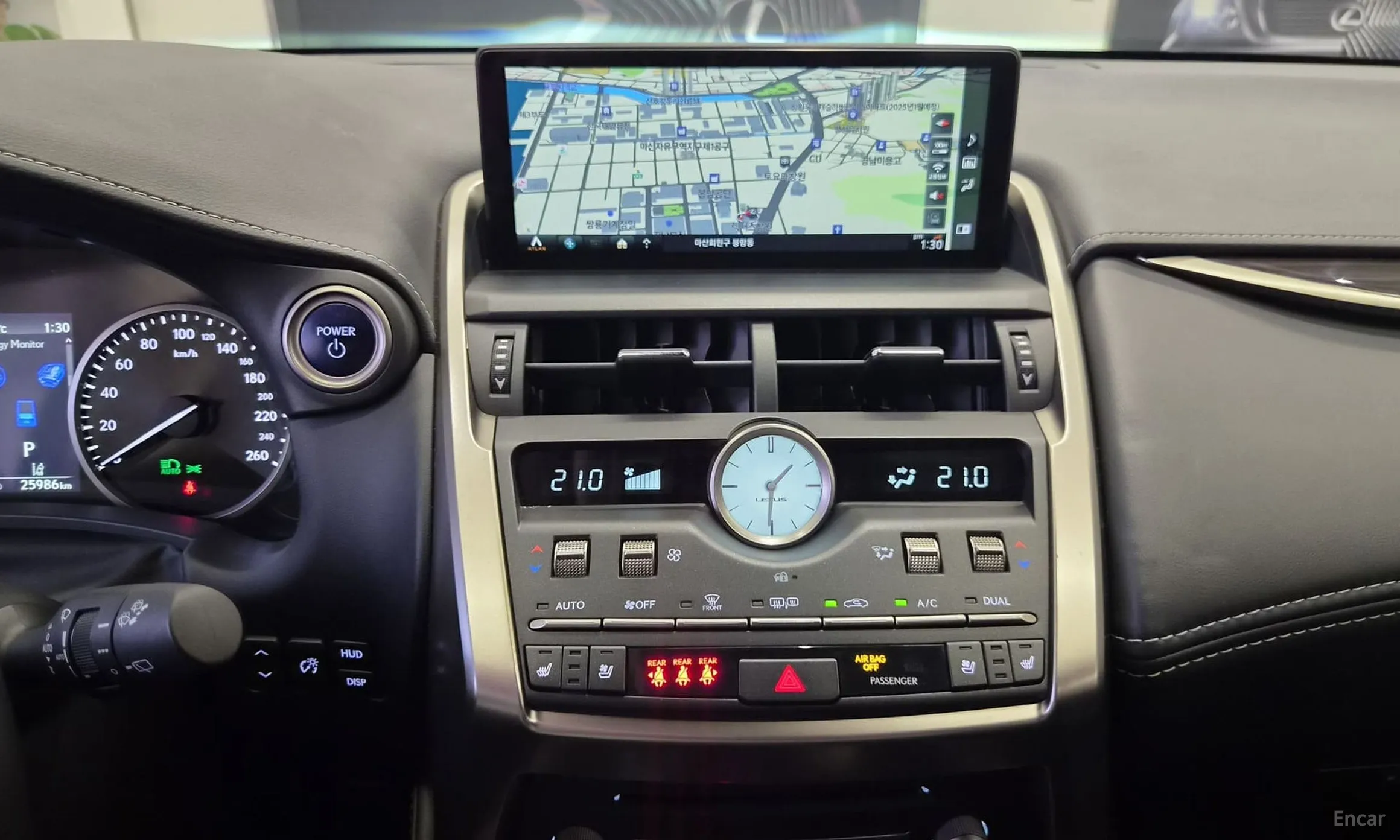 Lexus NX300h превью 15