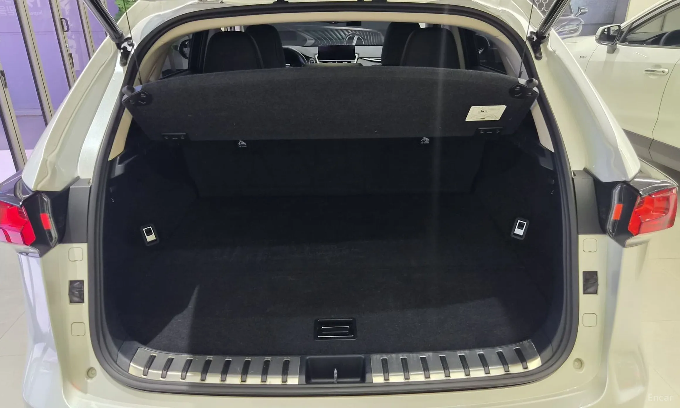 Lexus NX300h превью 19