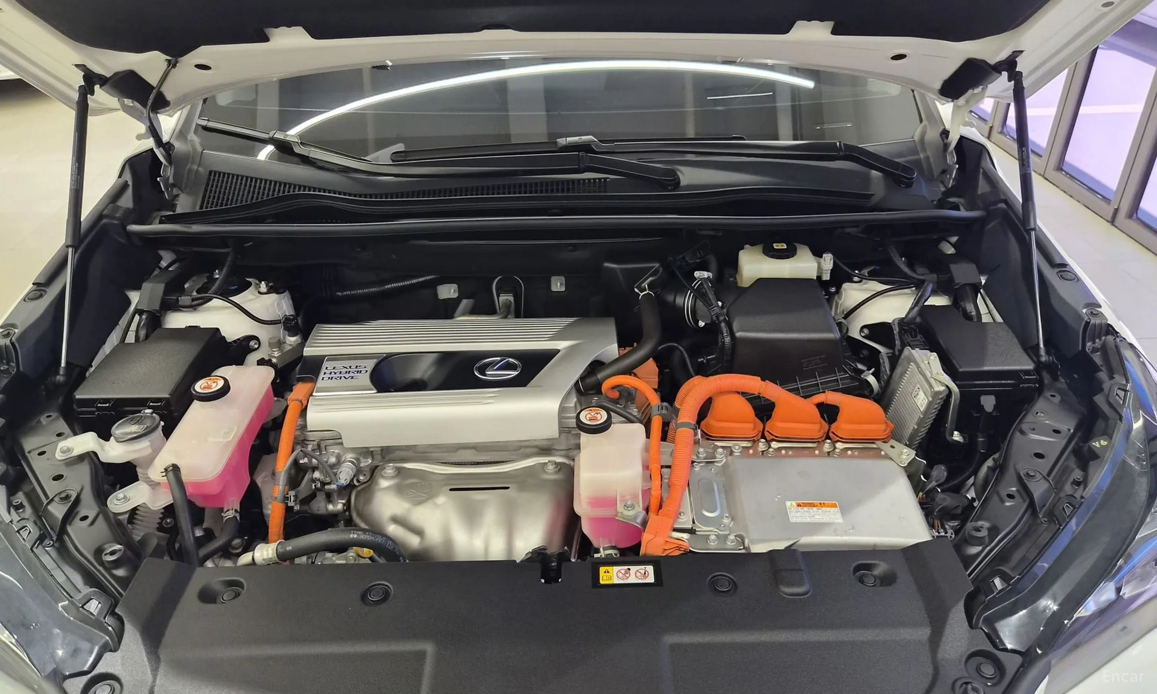 Lexus NX300h превью 6