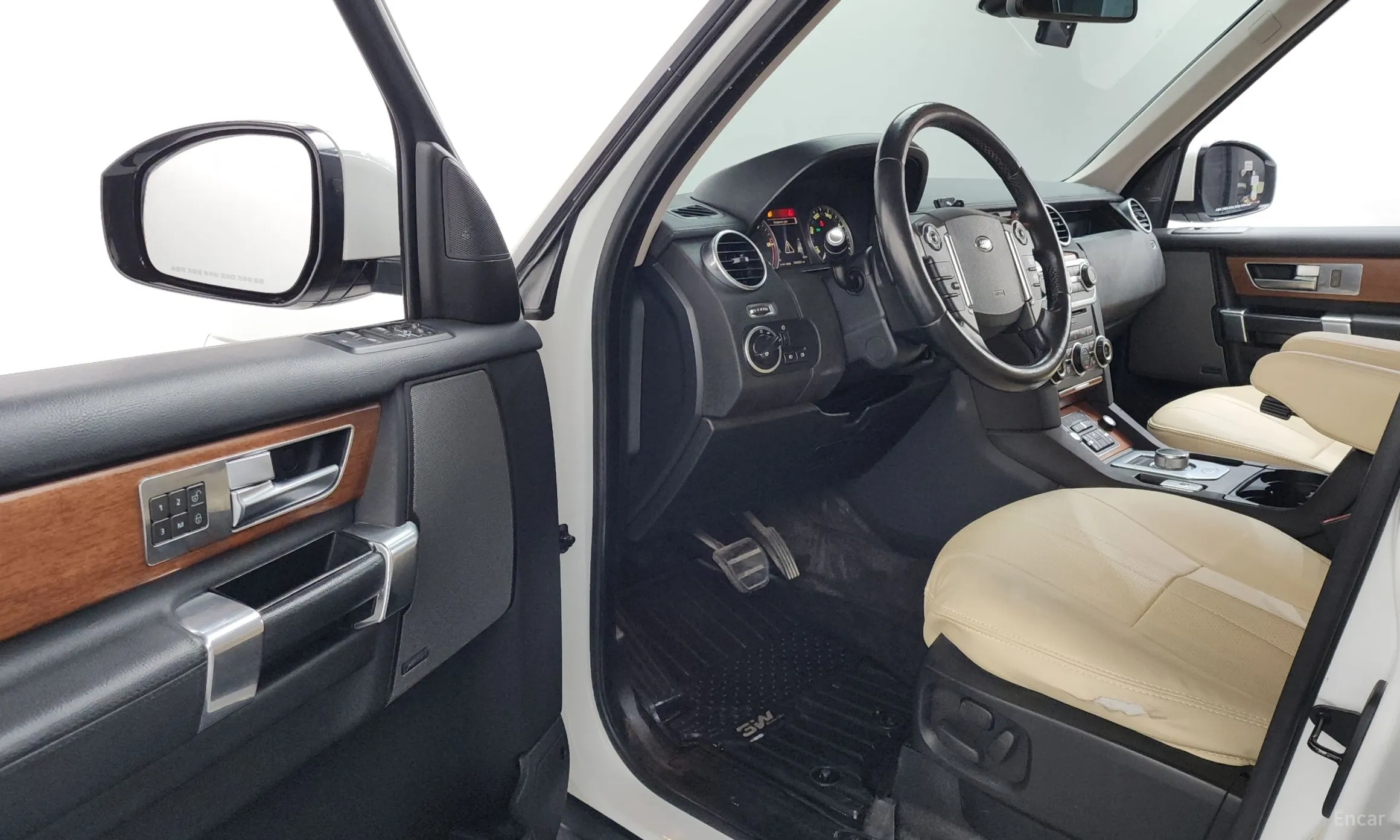 Land Rover Discovery 4 превью 10