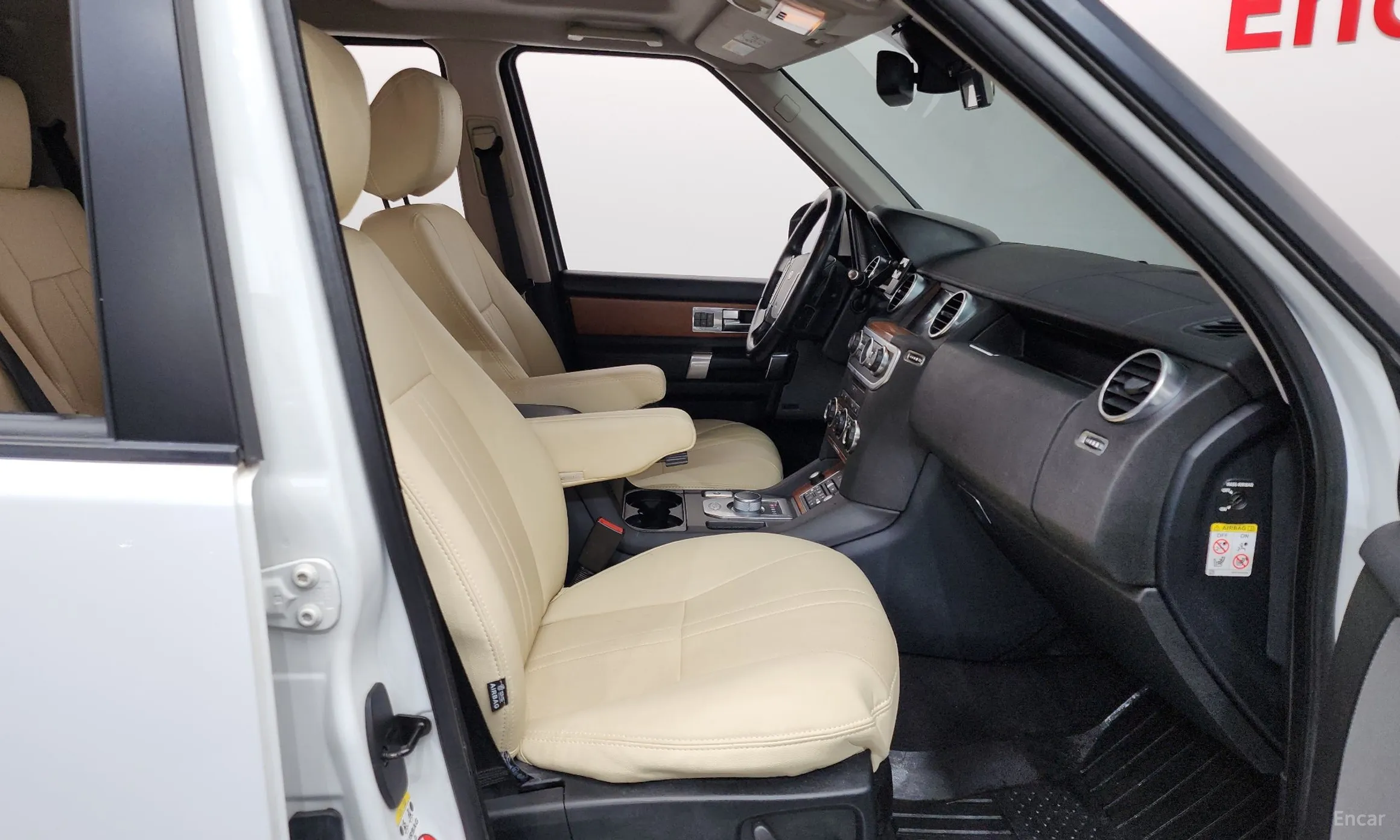 Land Rover Discovery 4 превью 11
