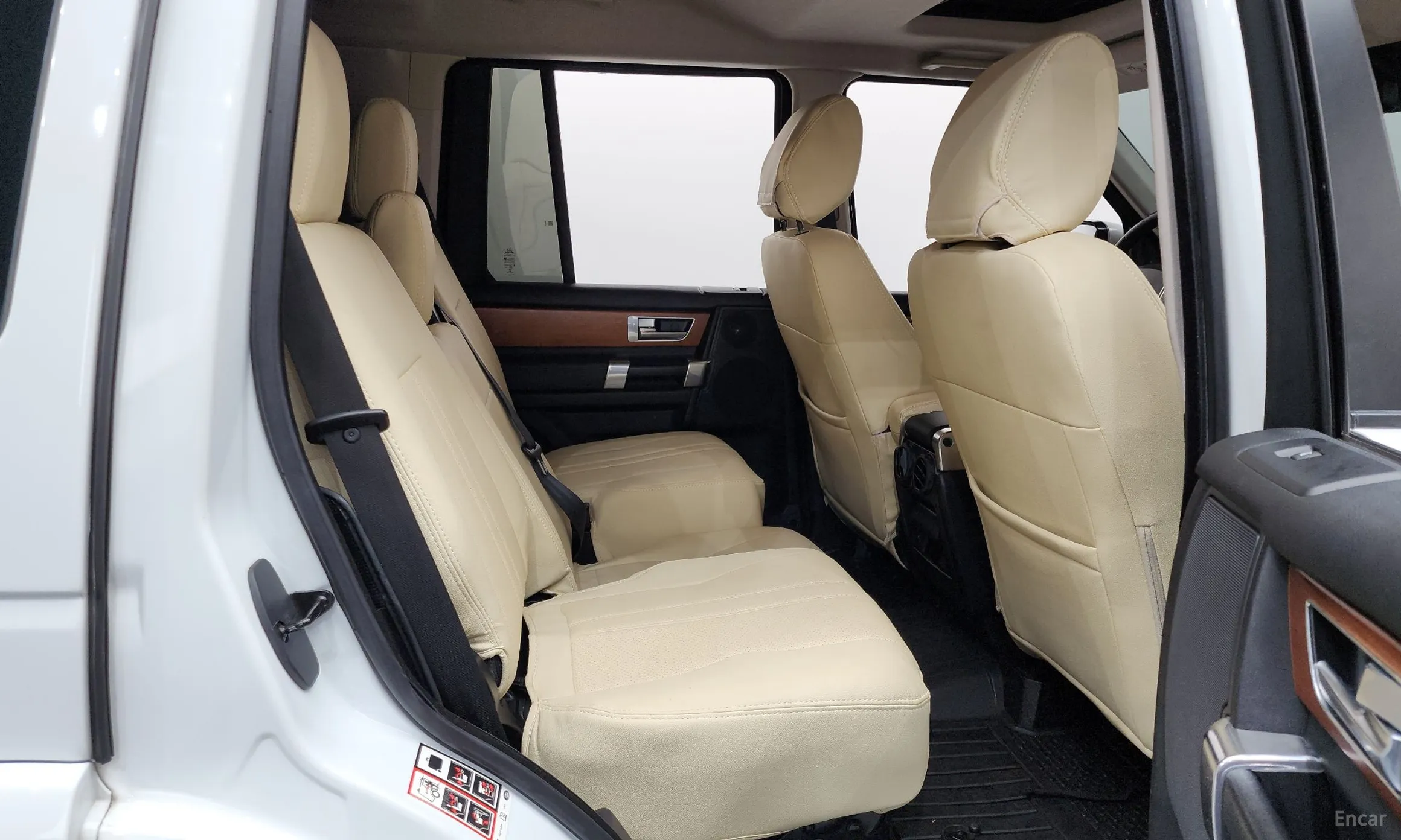 Land Rover Discovery 4 превью 12