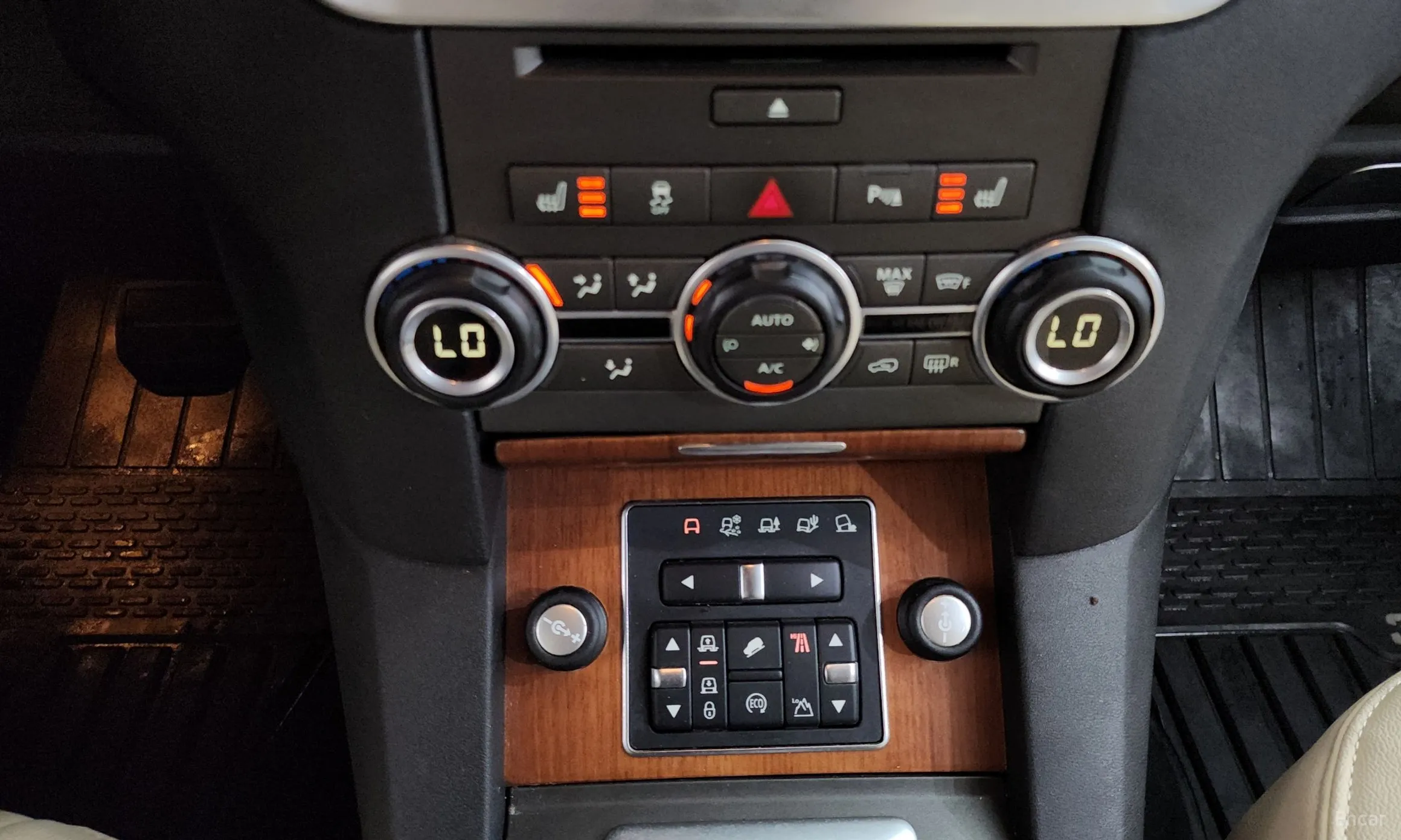 Land Rover Discovery 4 превью 19