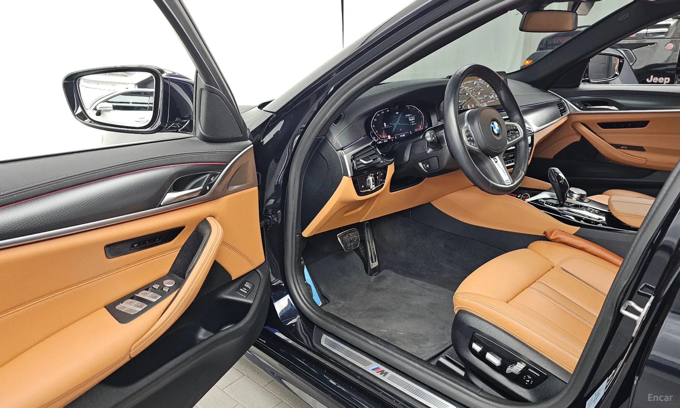 BMW 5 Series (G30) превью 10