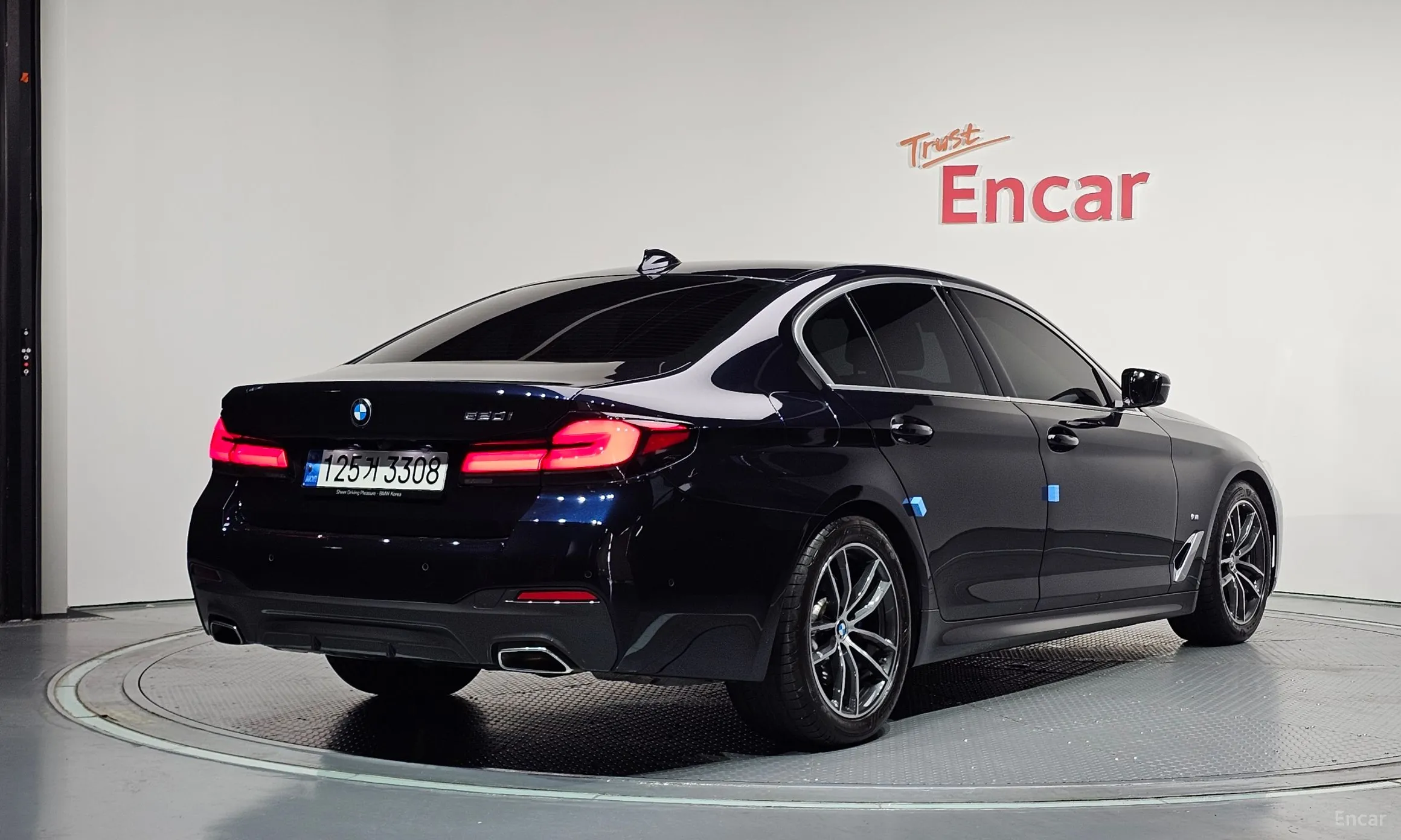 BMW 5 Series (G30)
