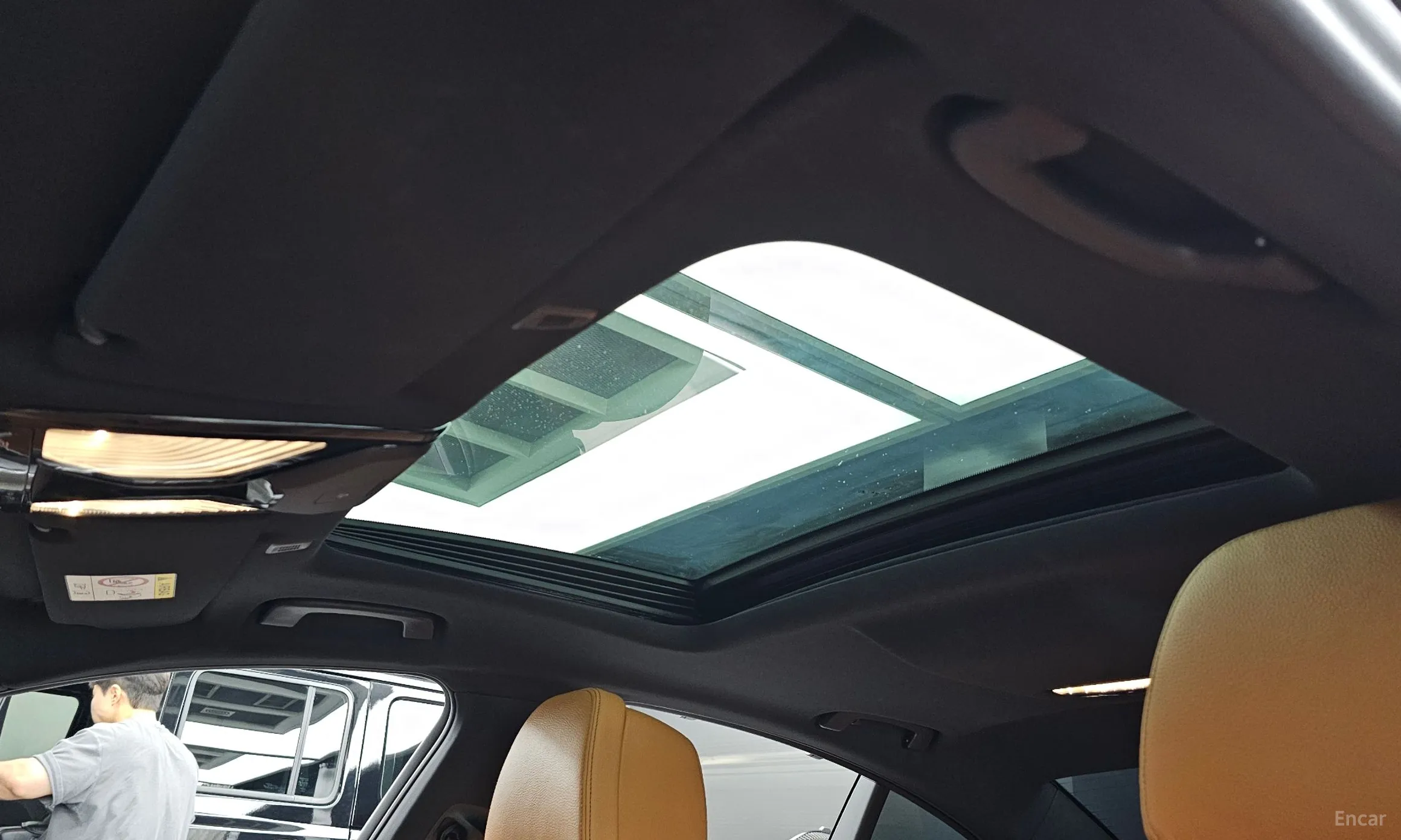 BMW 5 Series (G30) превью 17