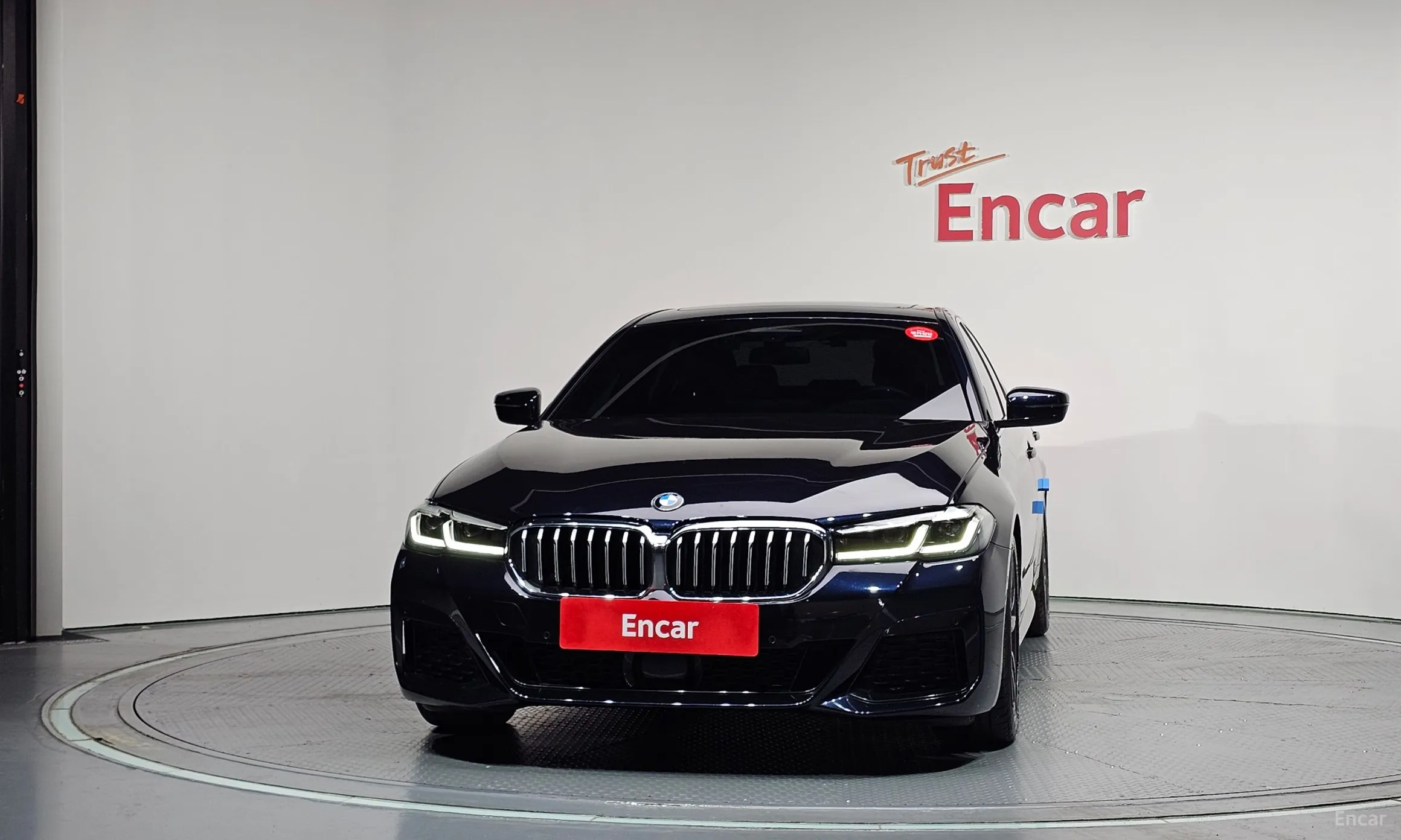 BMW 5 Series (G30) превью 3