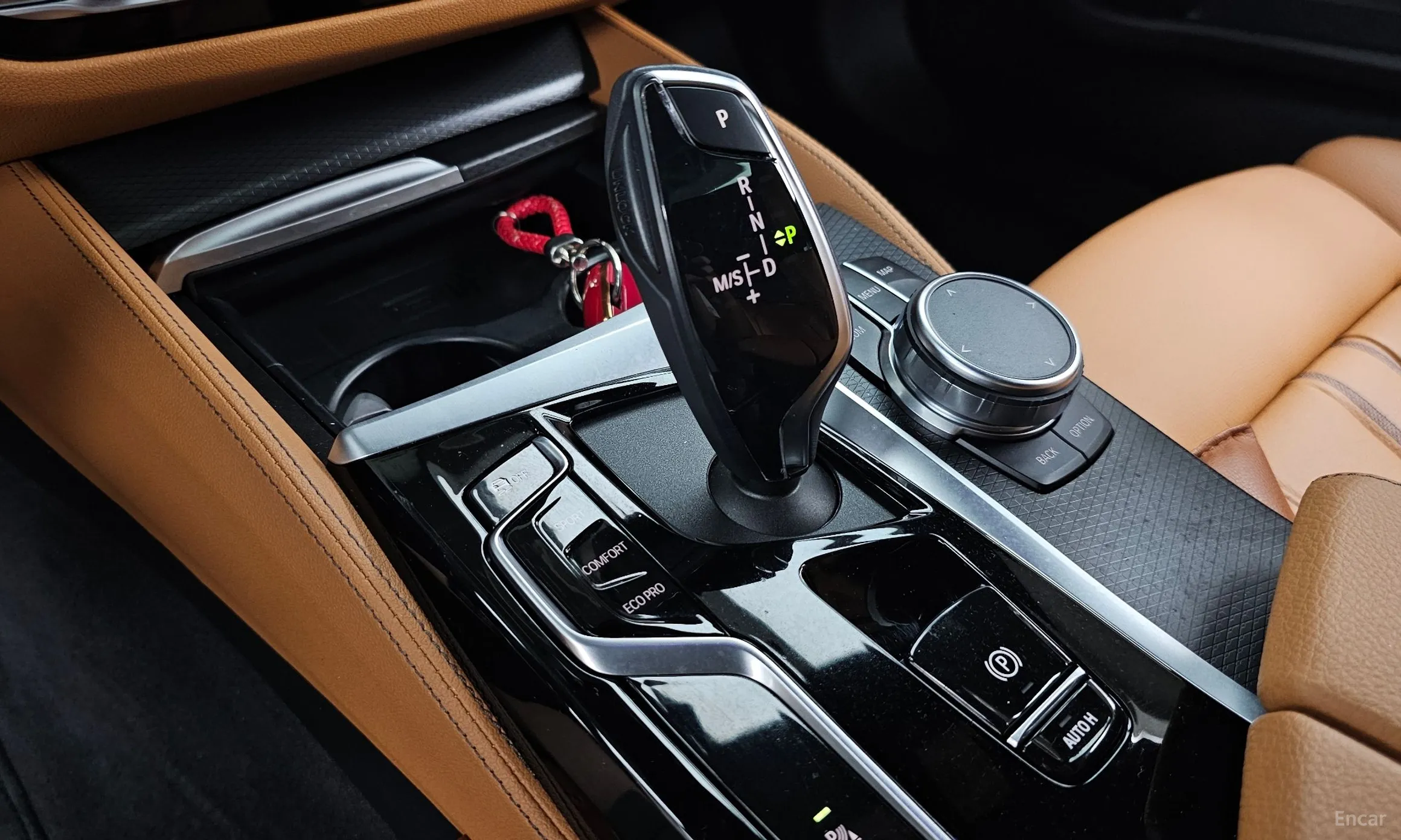 BMW 5 Series (G30) превью 9