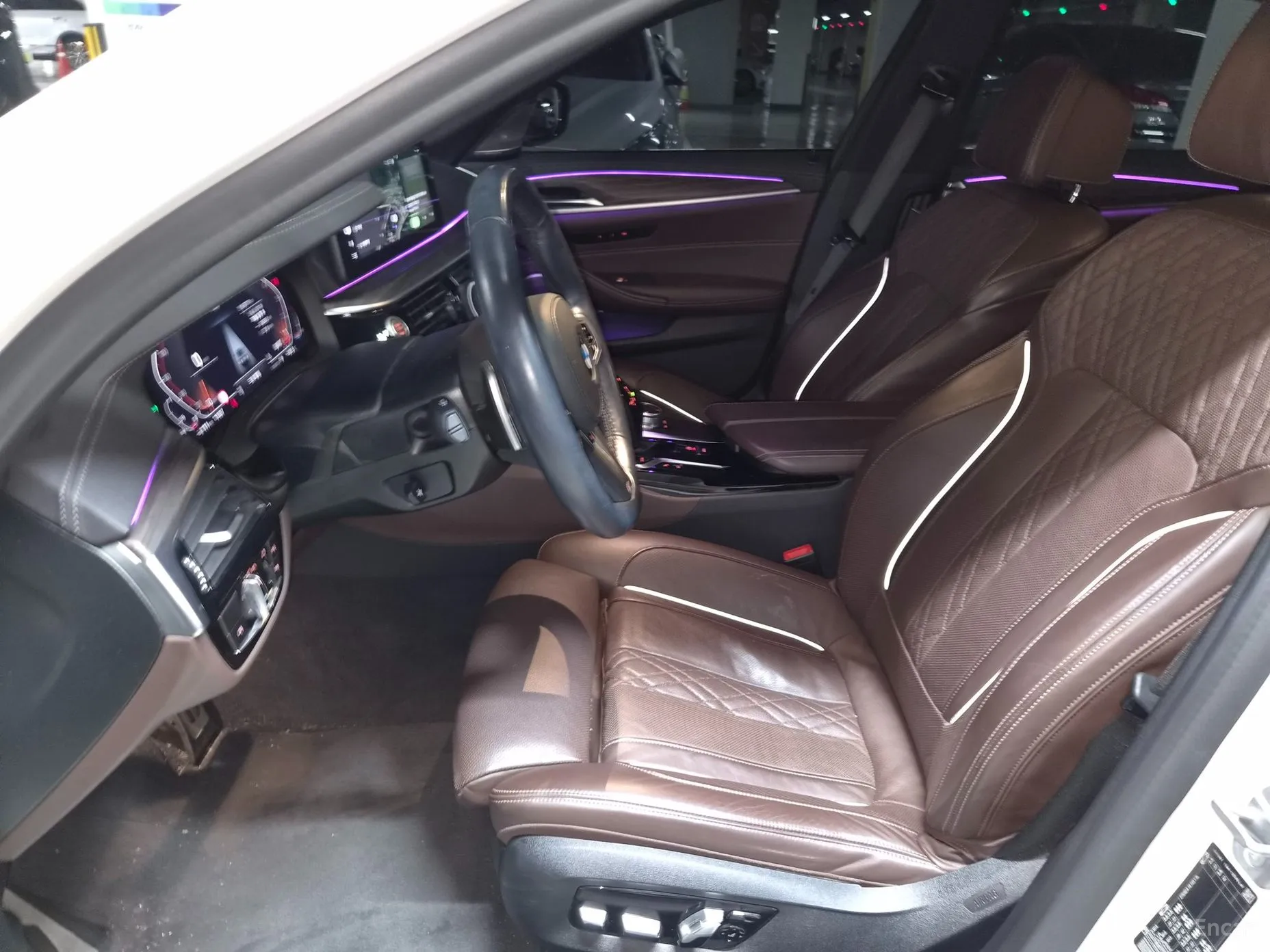 BMW 5 Series (G30) превью 10
