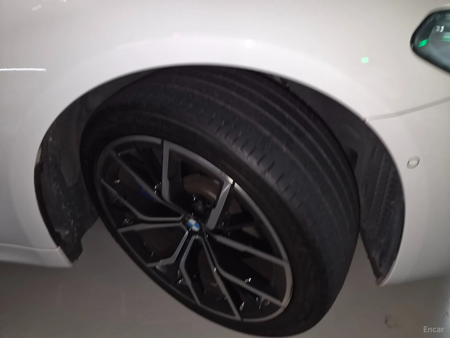 BMW 5 Series (G30) превью 14