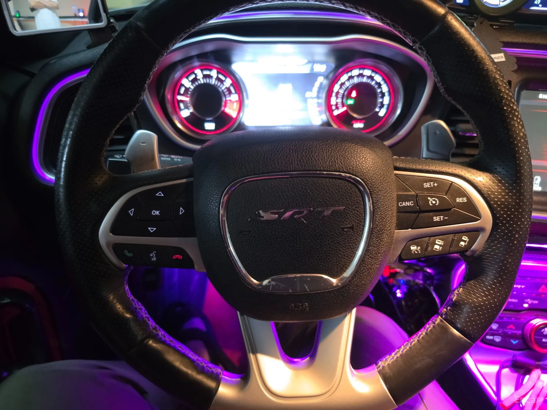Dodge Challenger превью 12