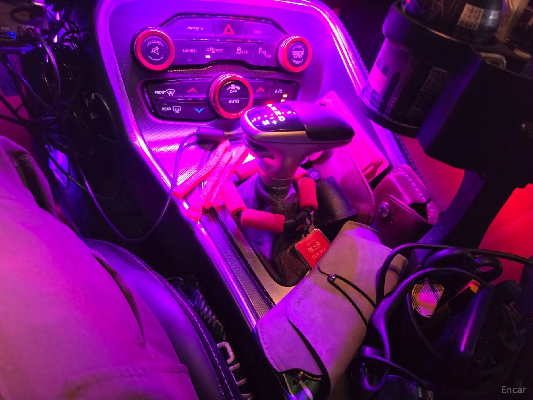 Dodge Challenger превью 17