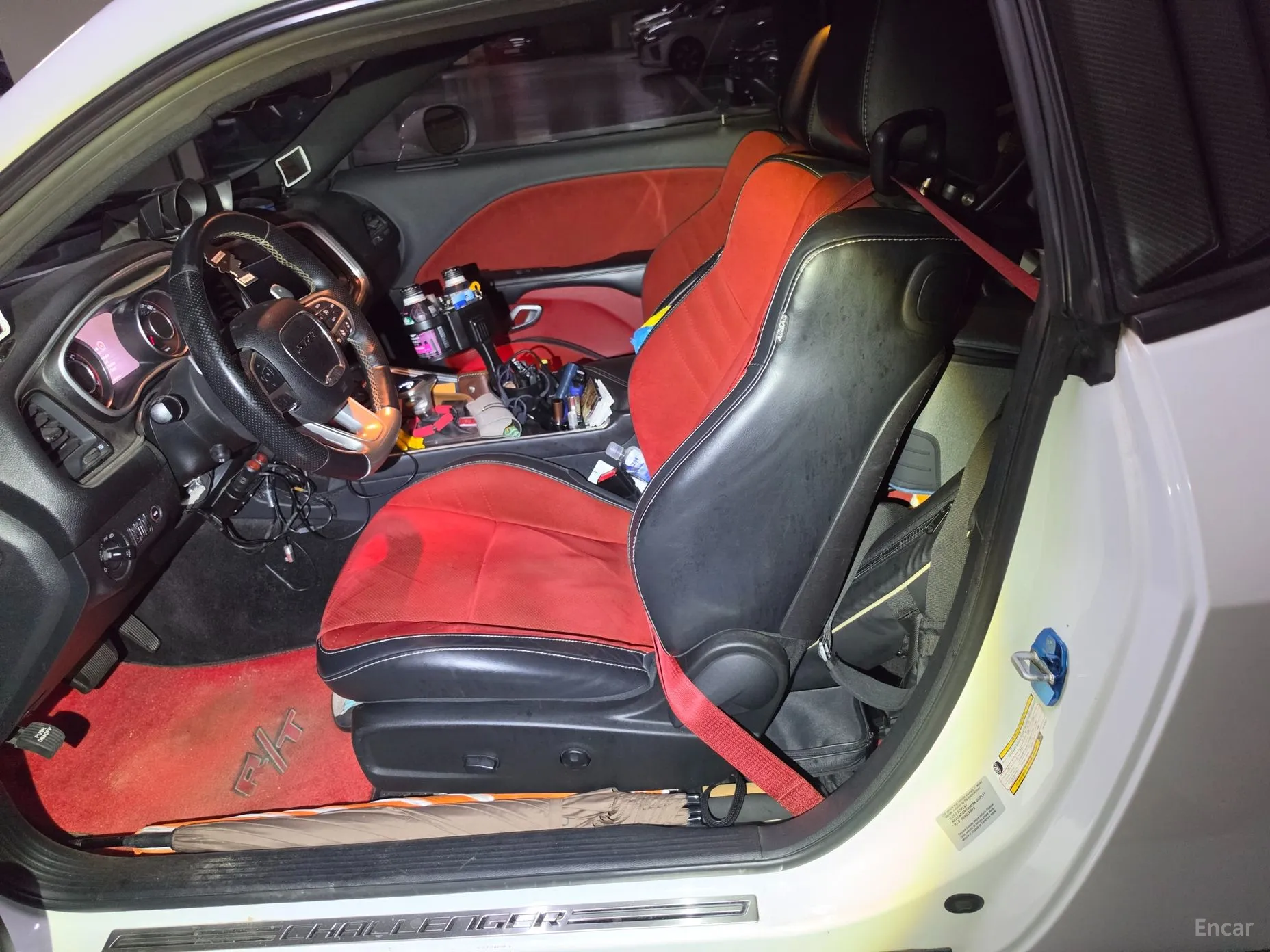 Dodge Challenger превью 4