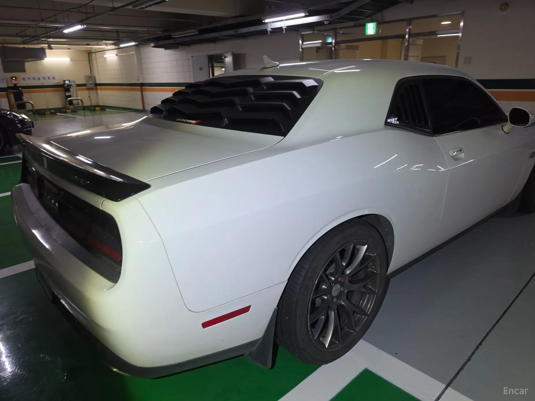 Dodge Challenger превью 7