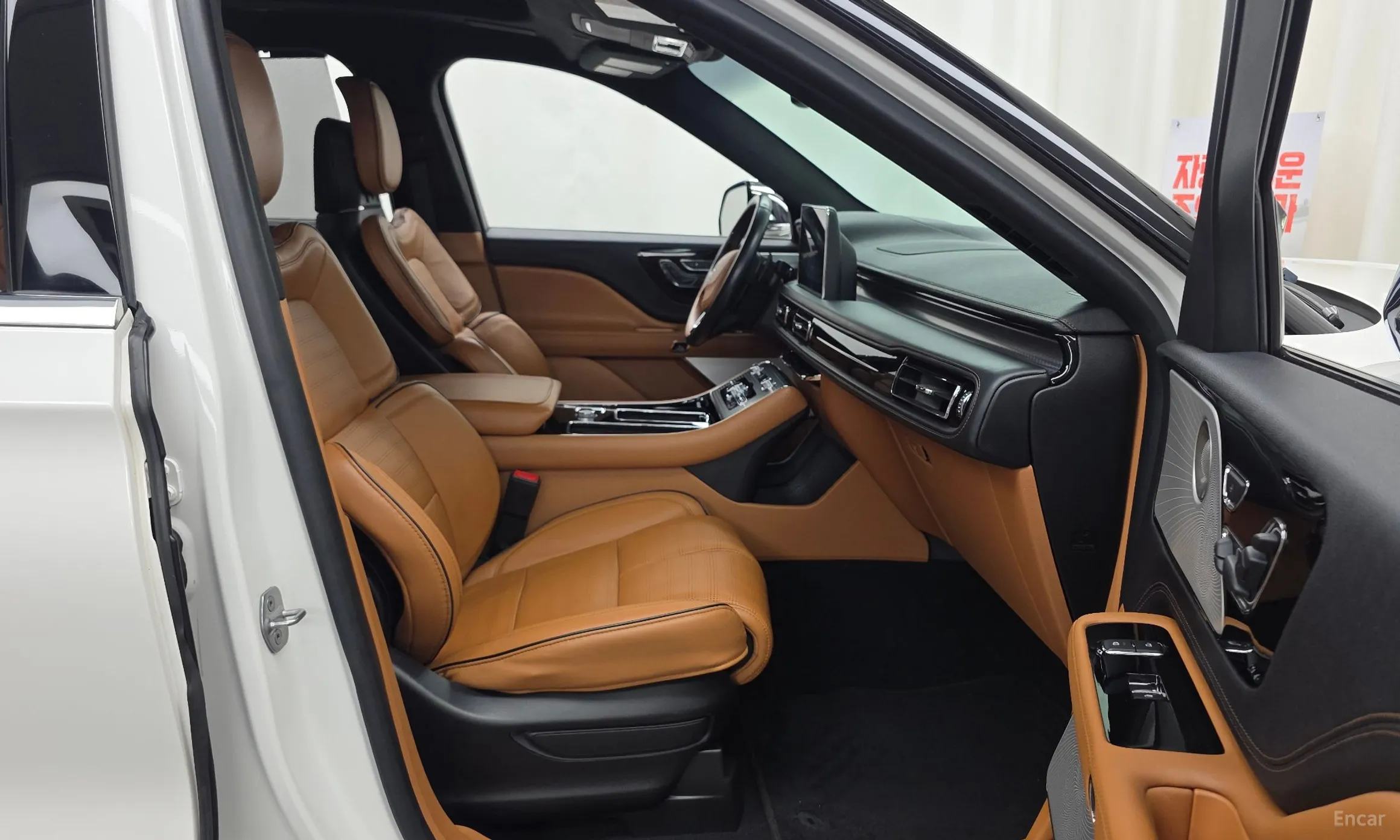 Lincoln Aviator 2nd Generation превью 11