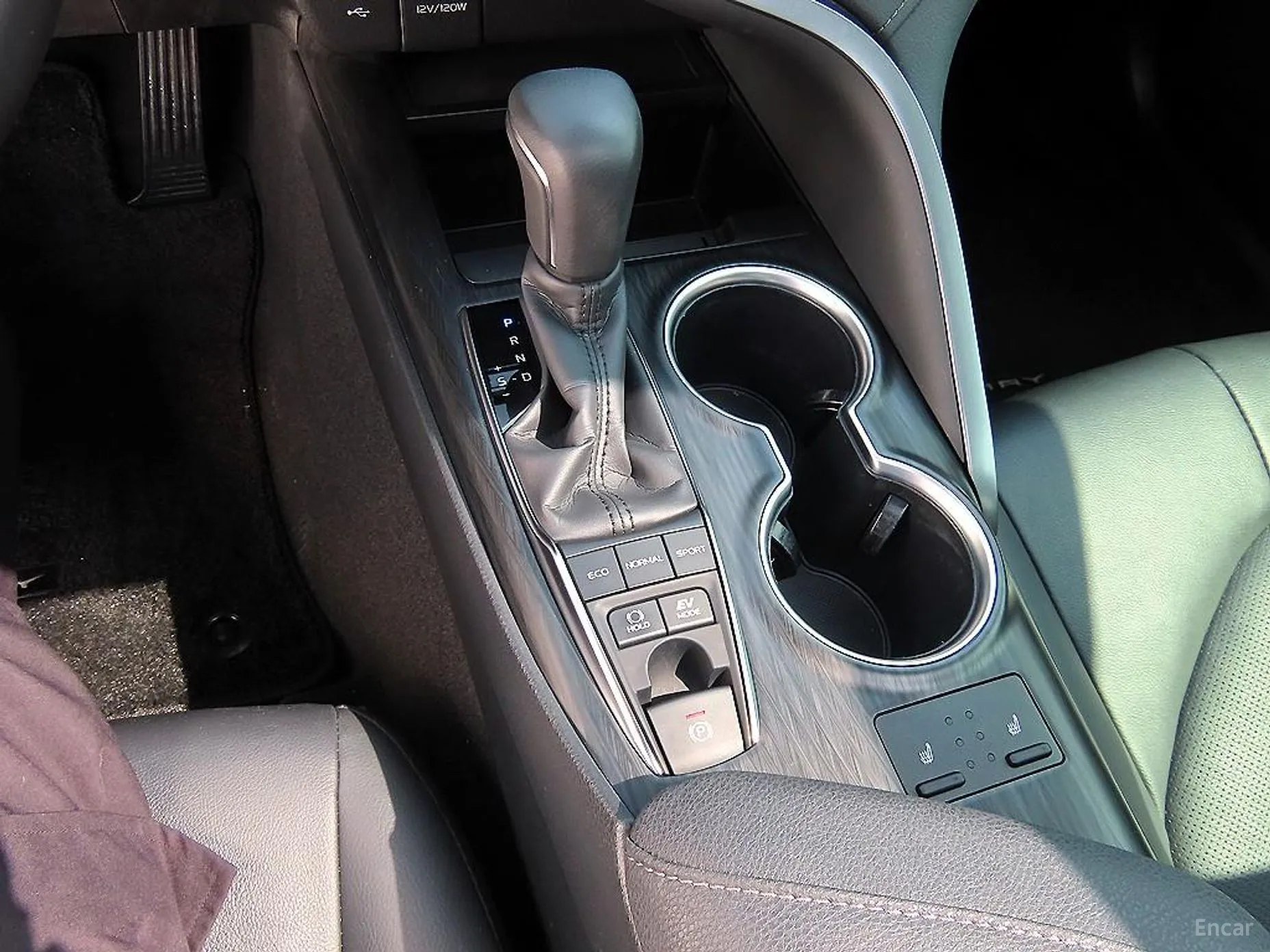 Toyota Camry (XV70) превью 10