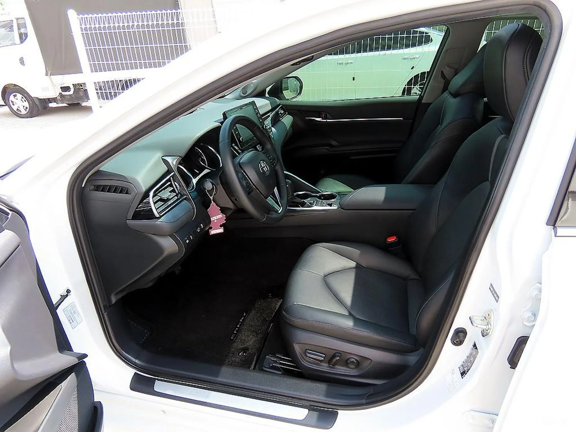 Toyota Camry (XV70) превью 5