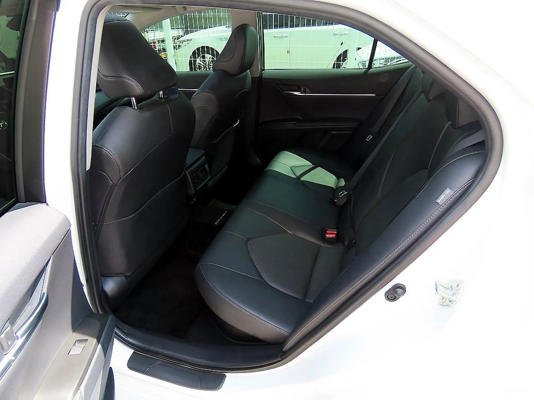 Toyota Camry (XV70) превью 6