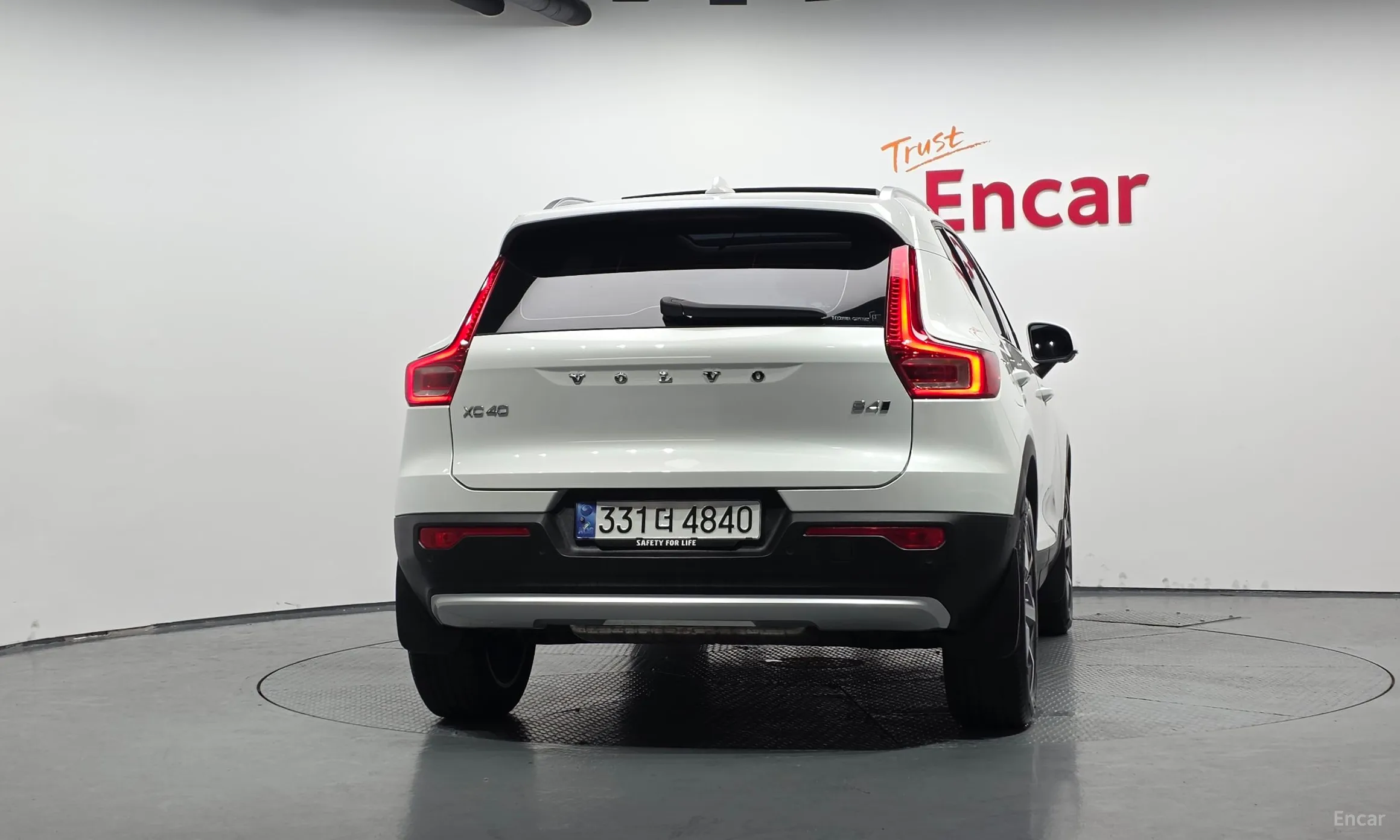Volvo XC40 превью 4