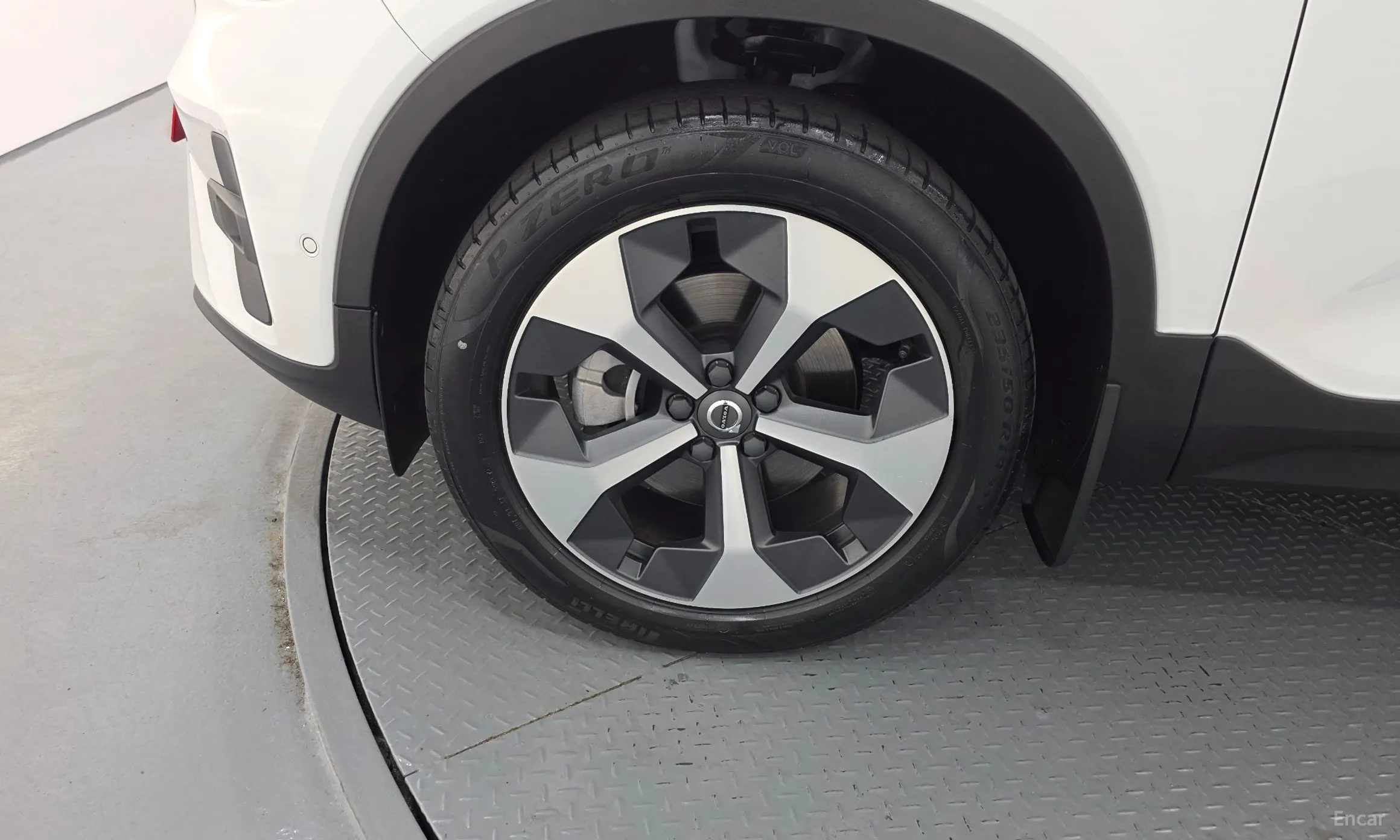 Volvo XC40 превью 5