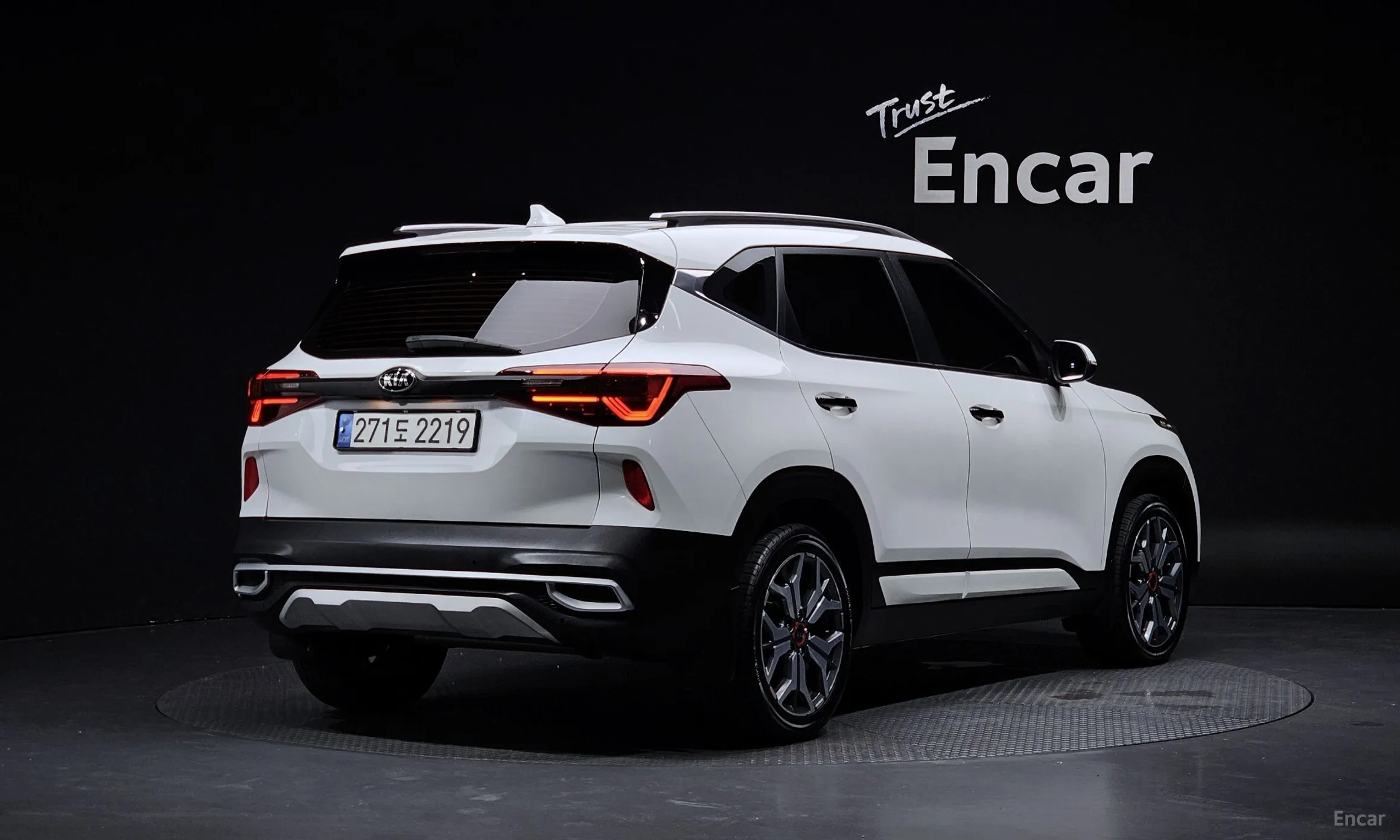 Kia Seltos превью 2