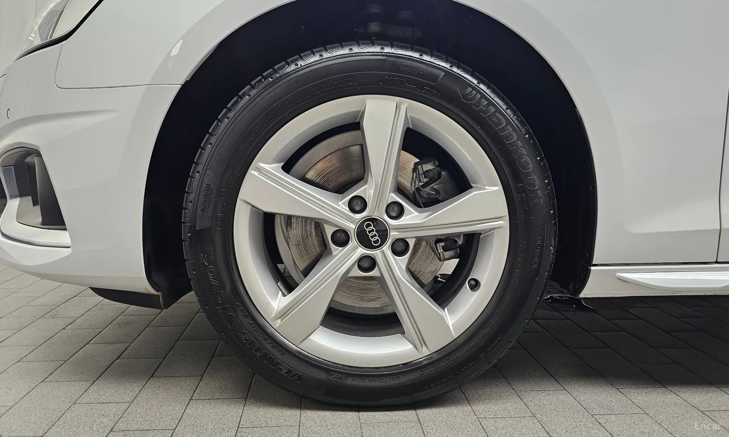 Audi A4 (B9) превью 5