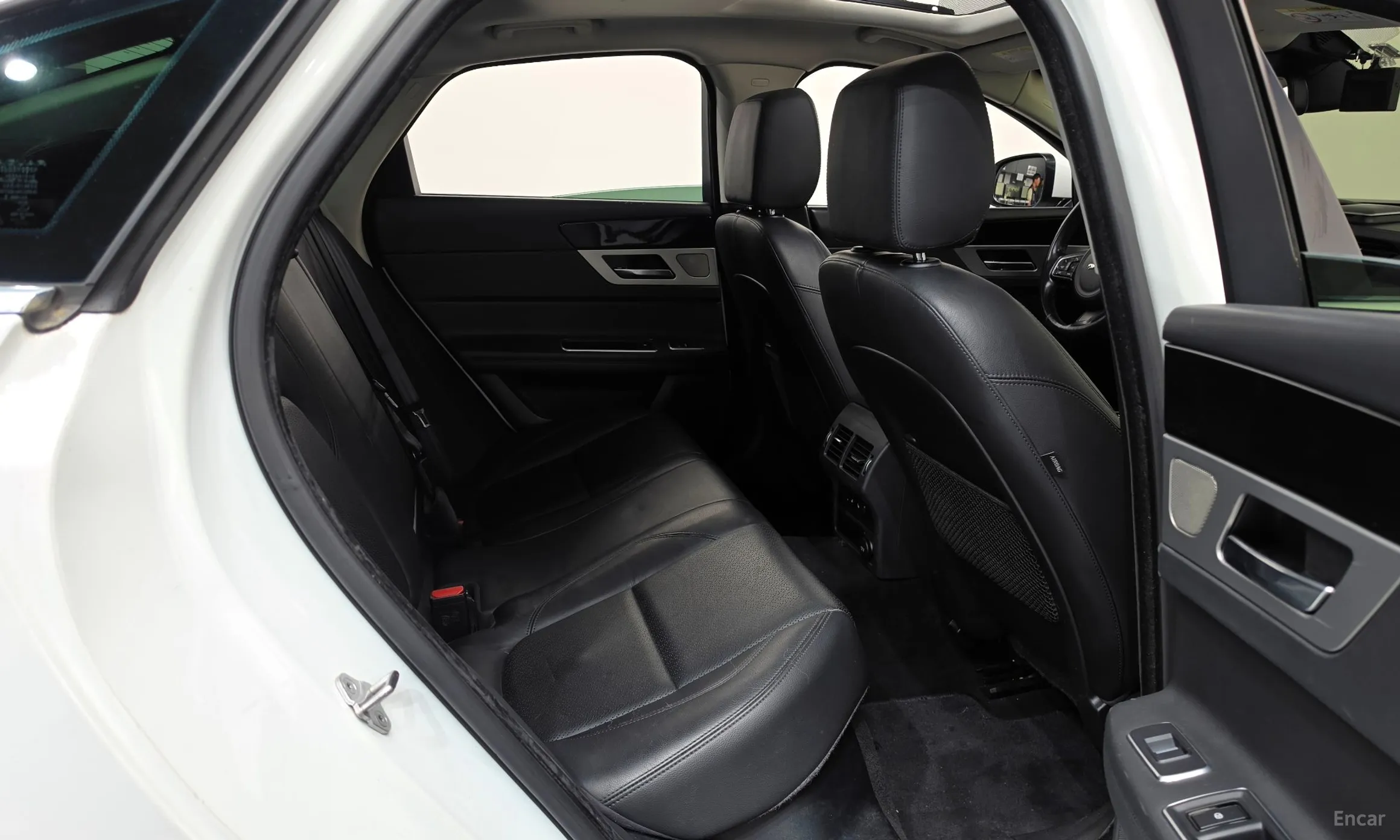 Jaguar XF (x260) превью 12