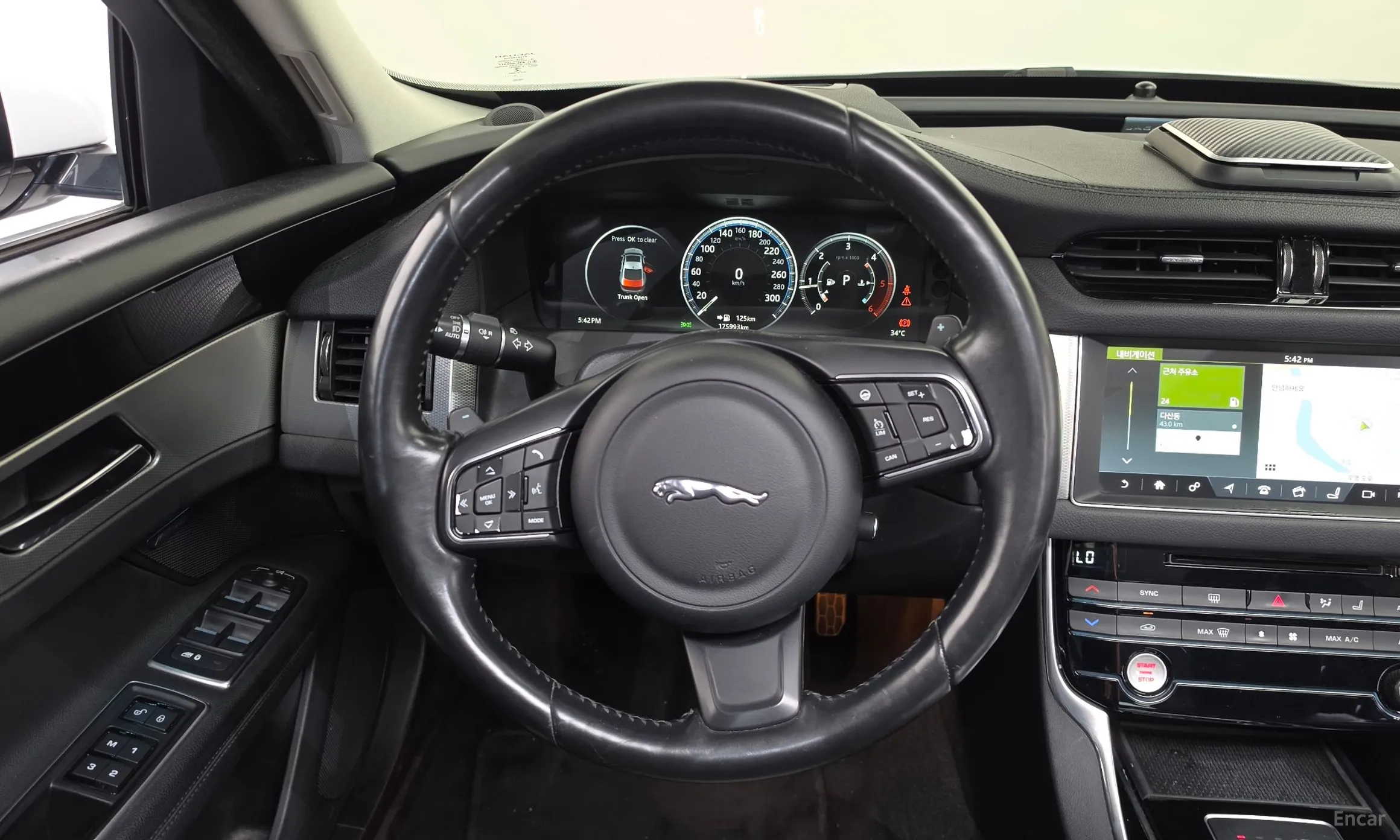 Jaguar XF (x260) превью 13