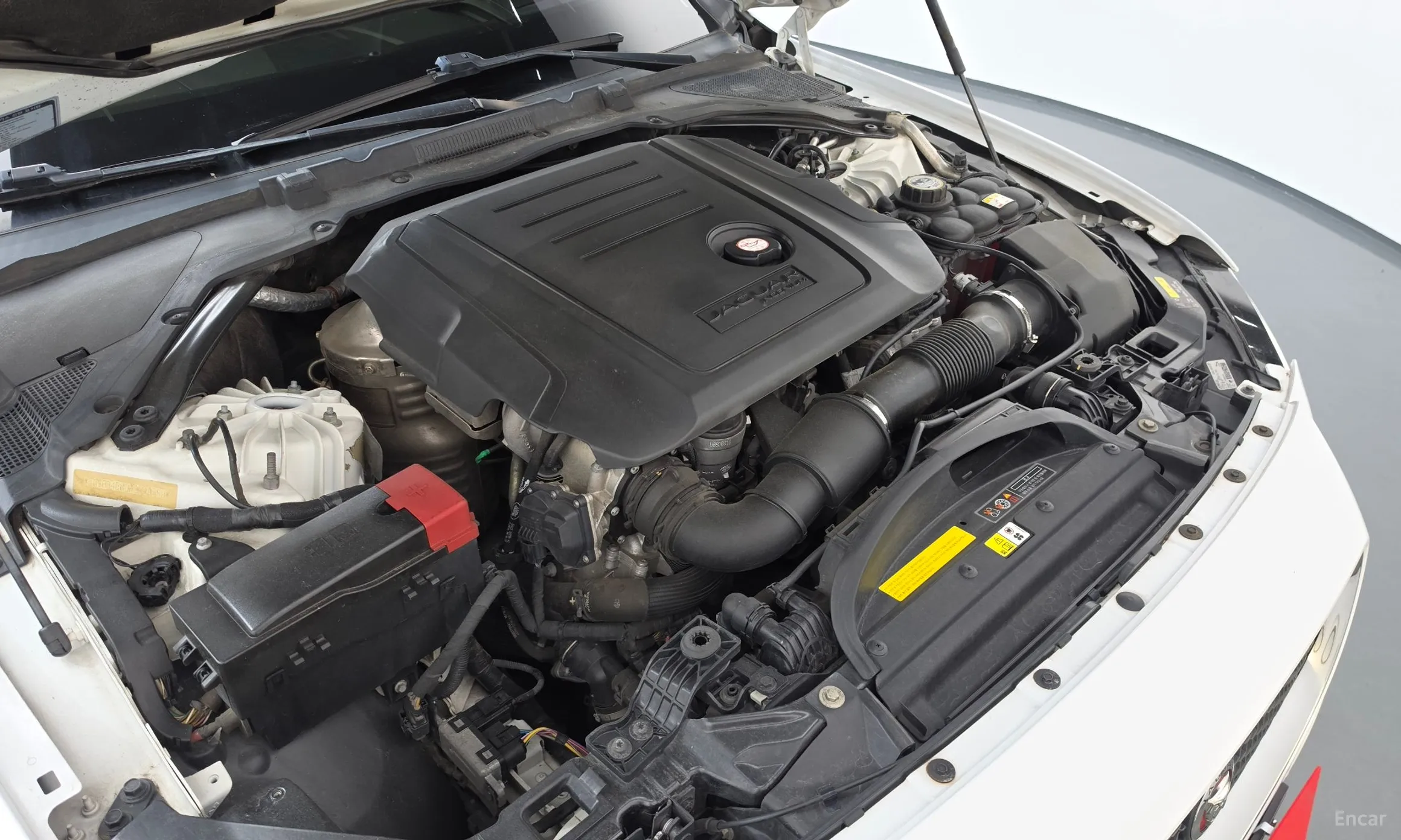 Jaguar XF (x260) превью 6