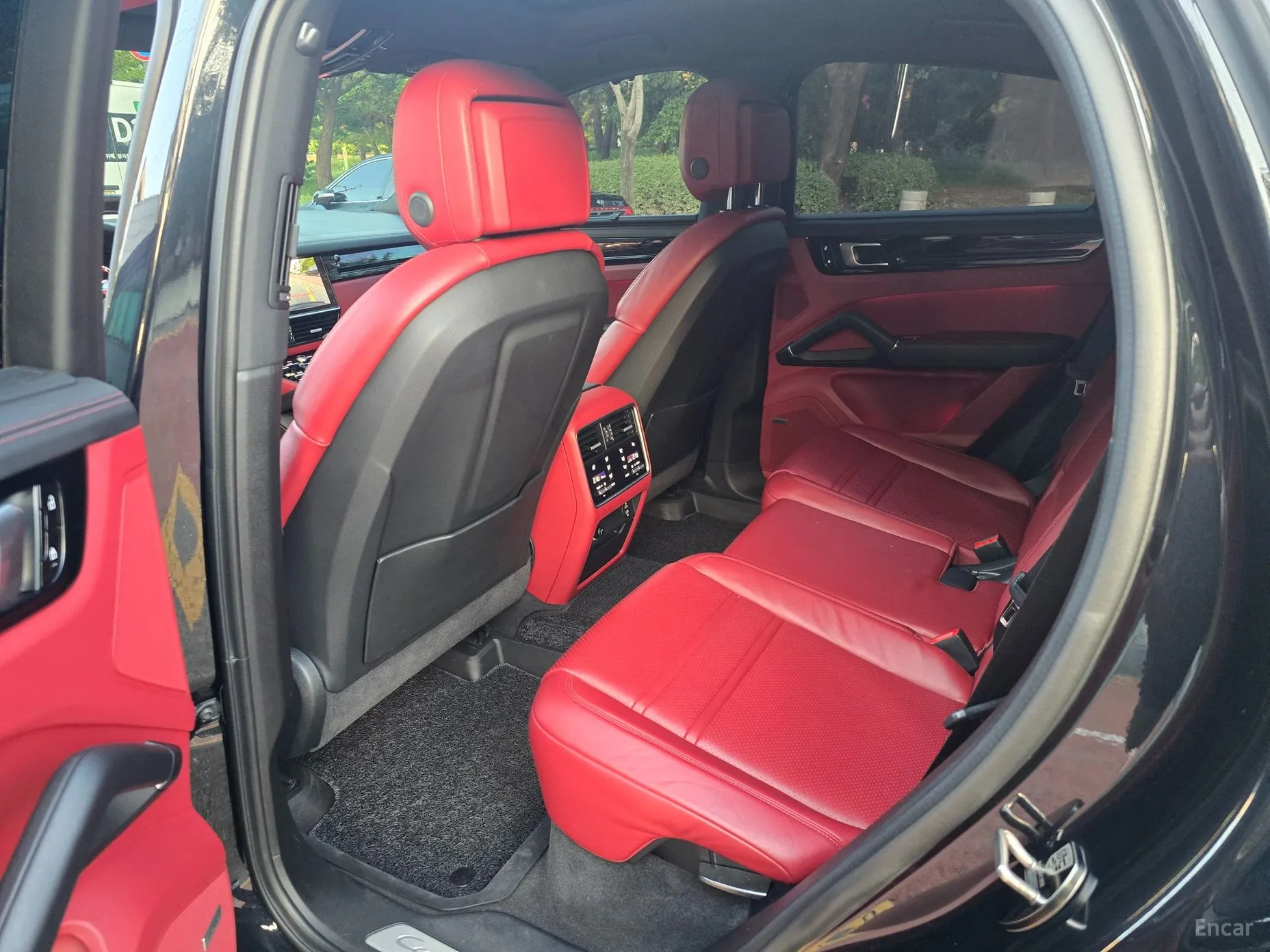 Porsche Cayenne (PO536) превью 8