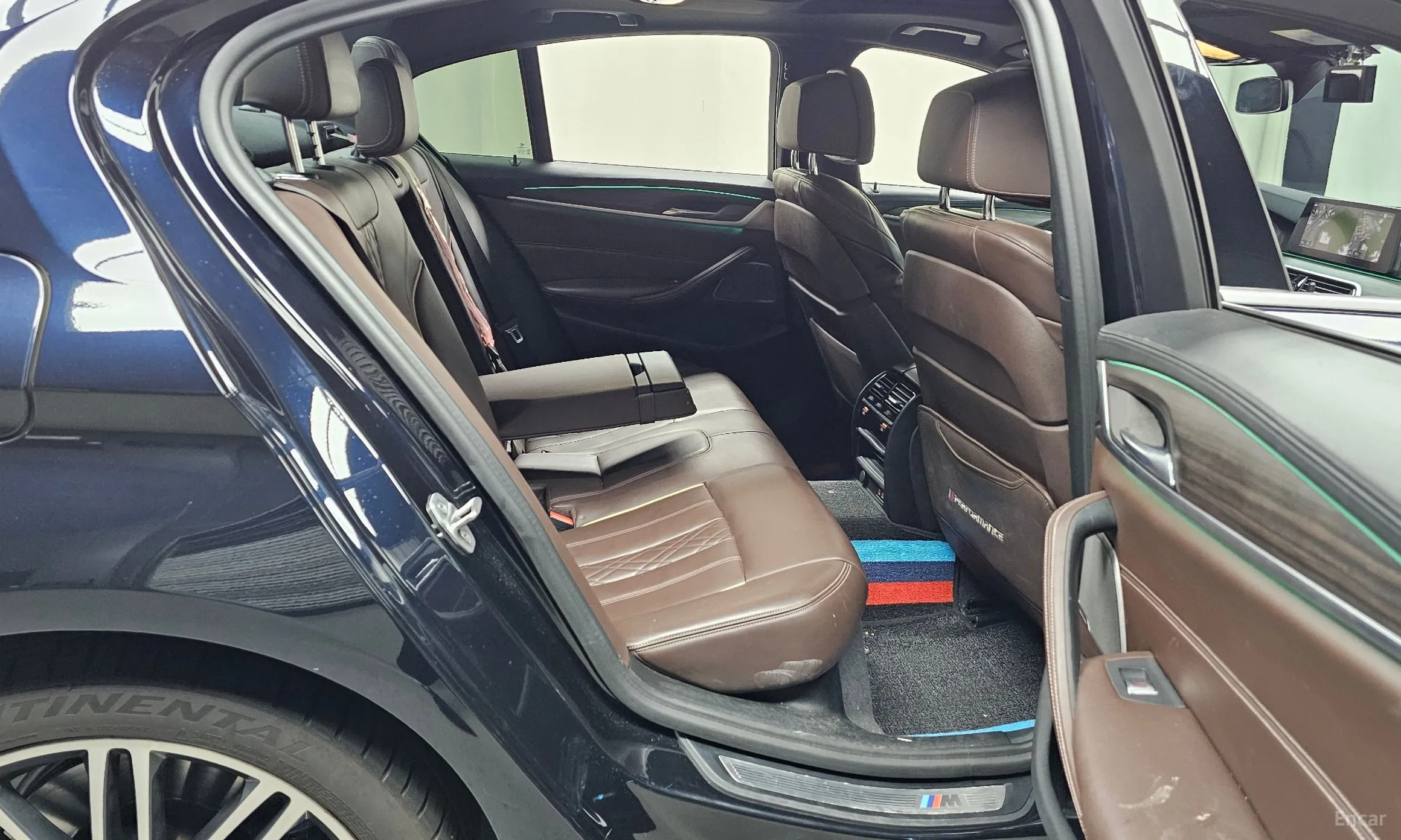 BMW 5 Series (G30) превью 11