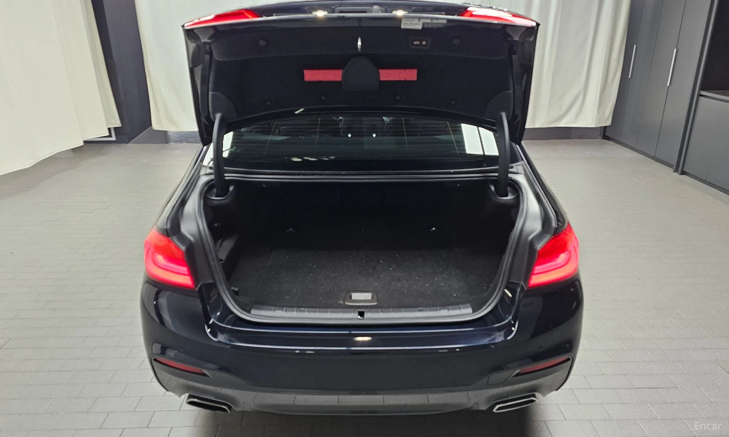 BMW 5 Series (G30) превью 16
