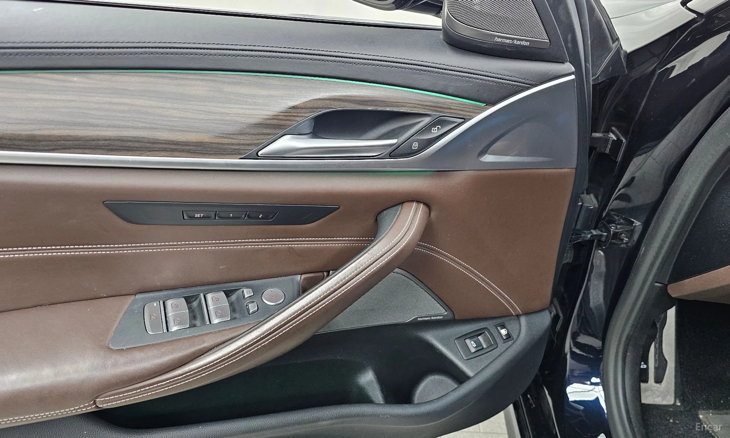 BMW 5 Series (G30) превью 20