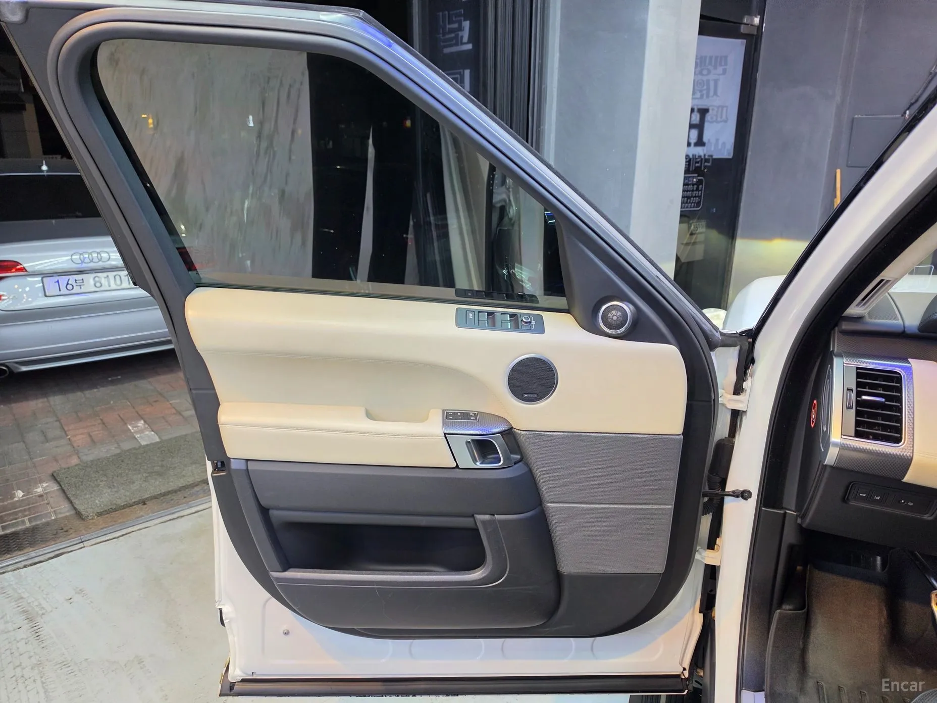 Land Rover Range Rover Sport 2nd Generation превью 14