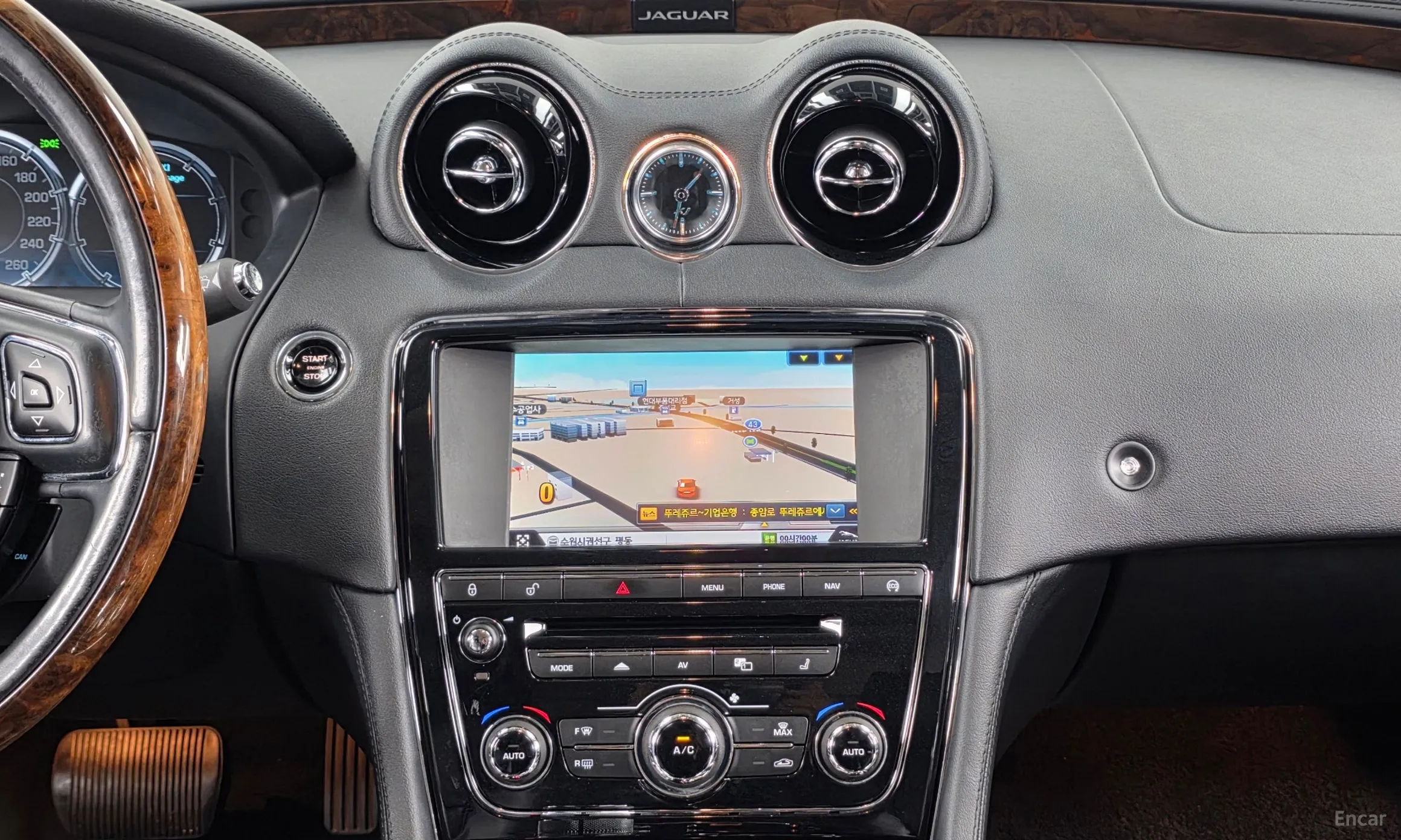Jaguar All New XJ превью 14