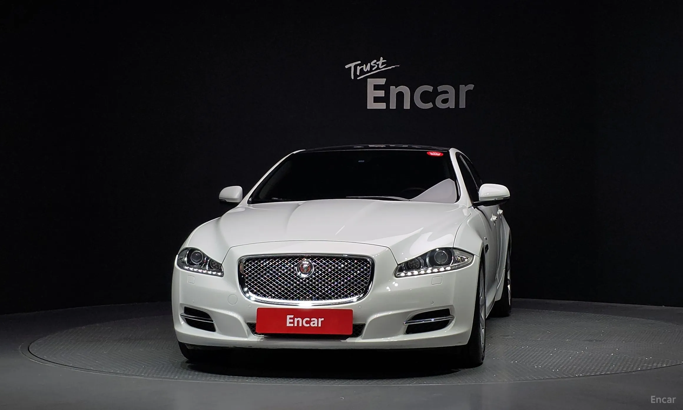 Jaguar All New XJ превью 3