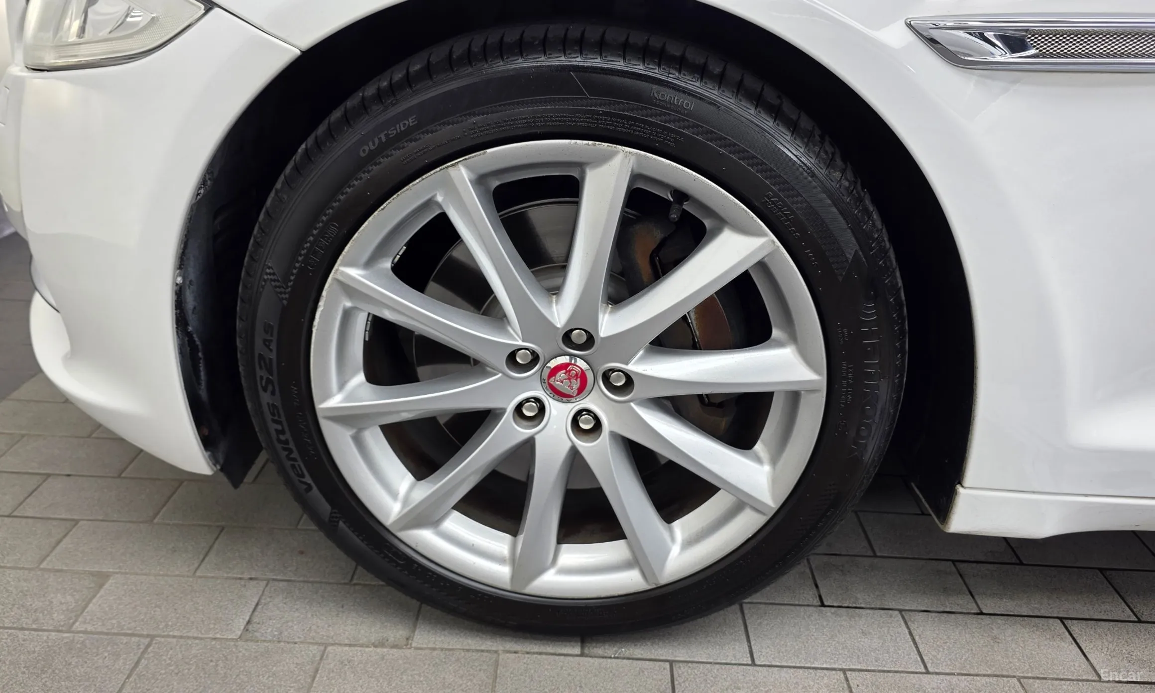 Jaguar All New XJ превью 5