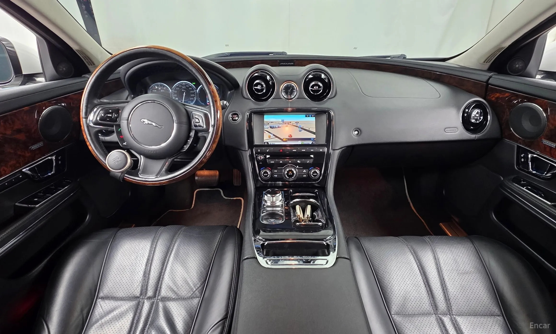 Jaguar All New XJ превью 7