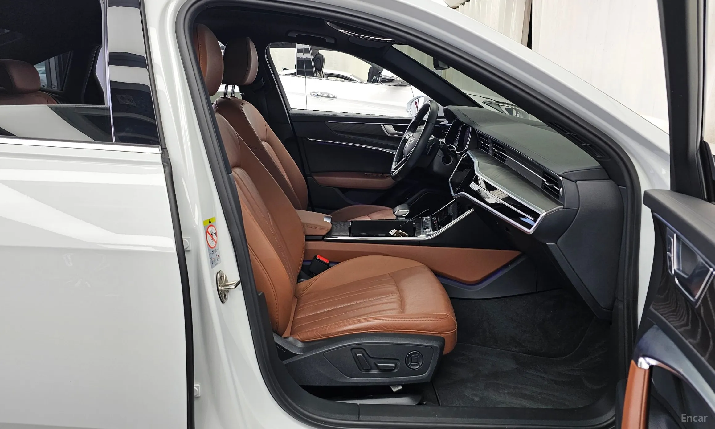 Audi A6 (C8) превью 11