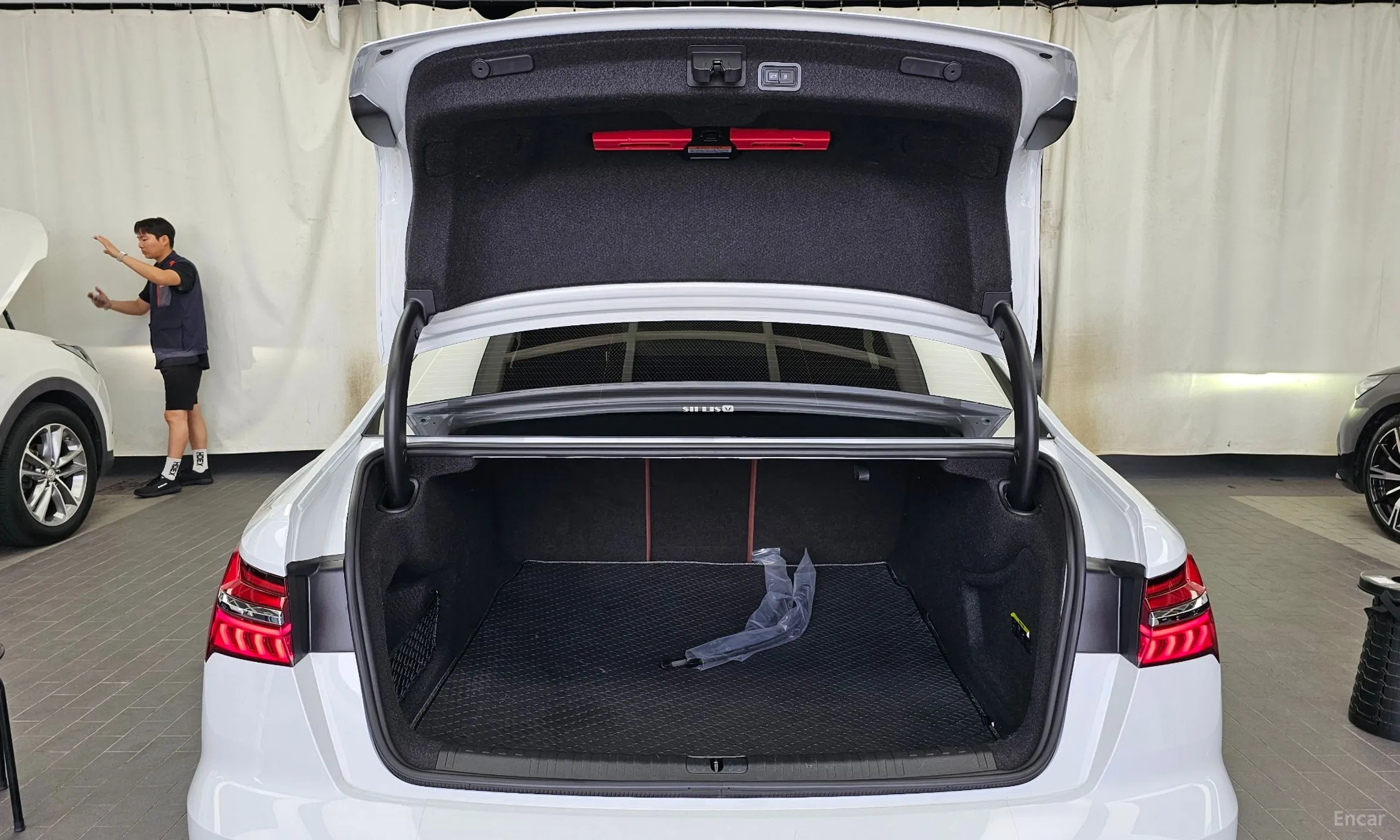 Audi A6 (C8) превью 20