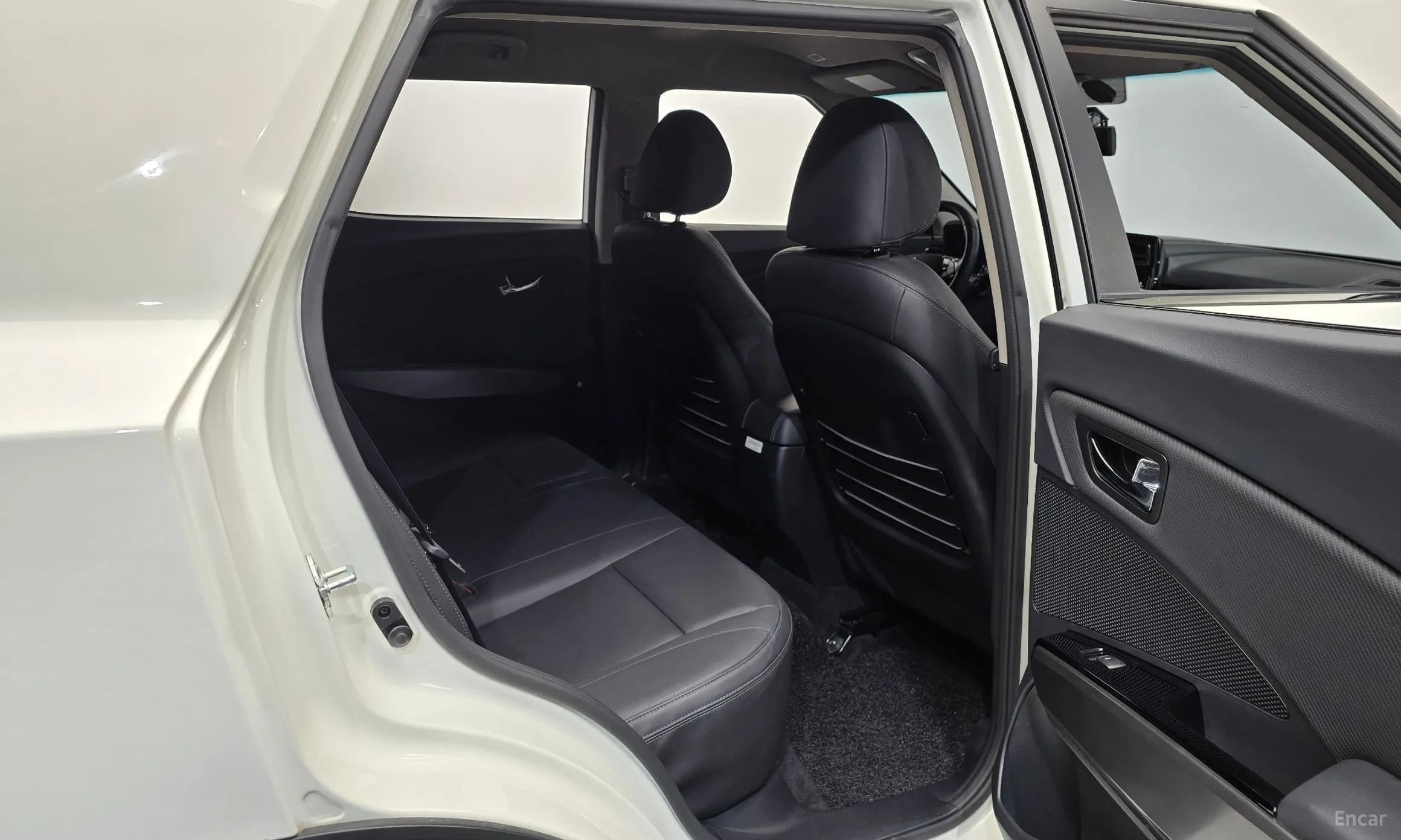 KG Mobility (SsangYong) Berry New Tivoli превью 11