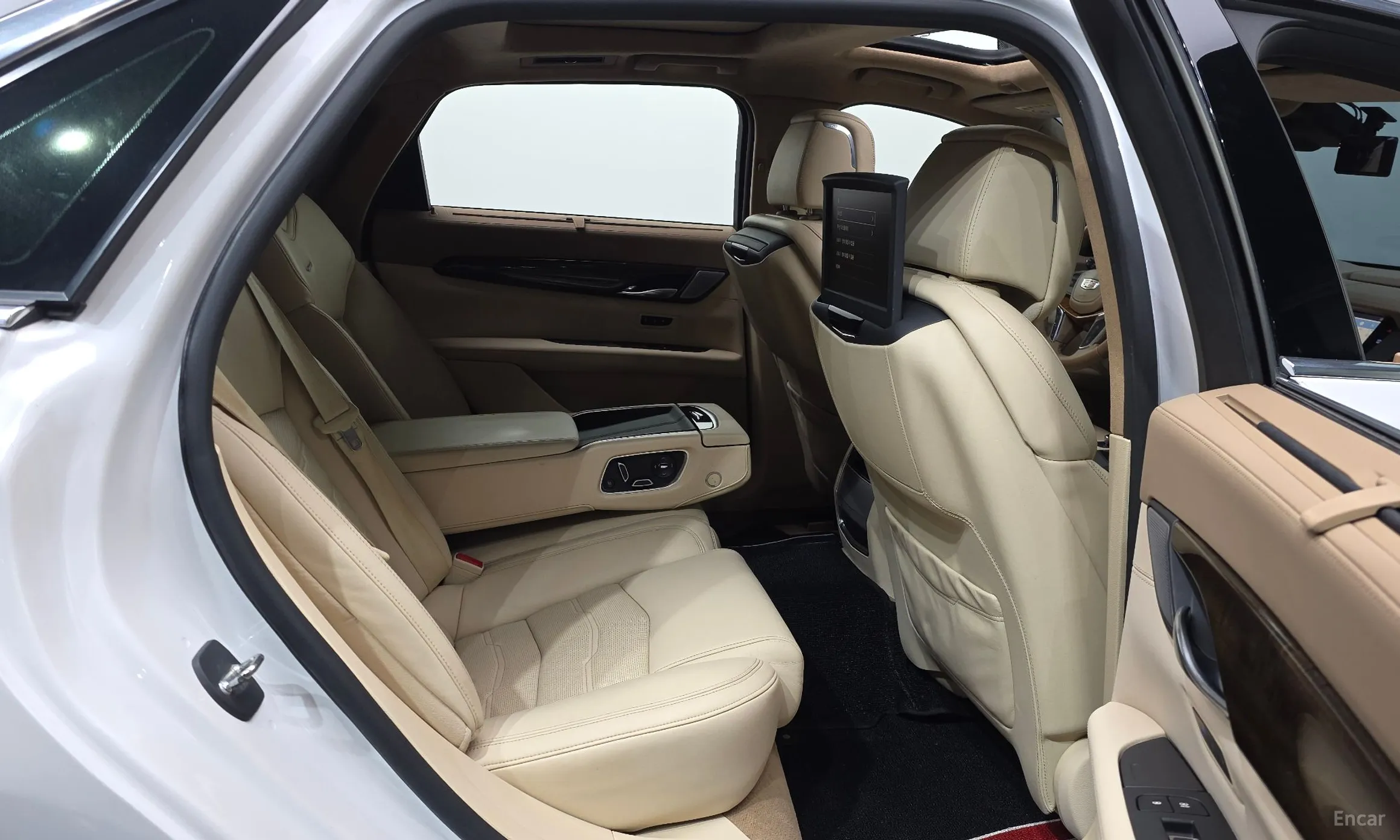 Cadillac CT6 превью 12