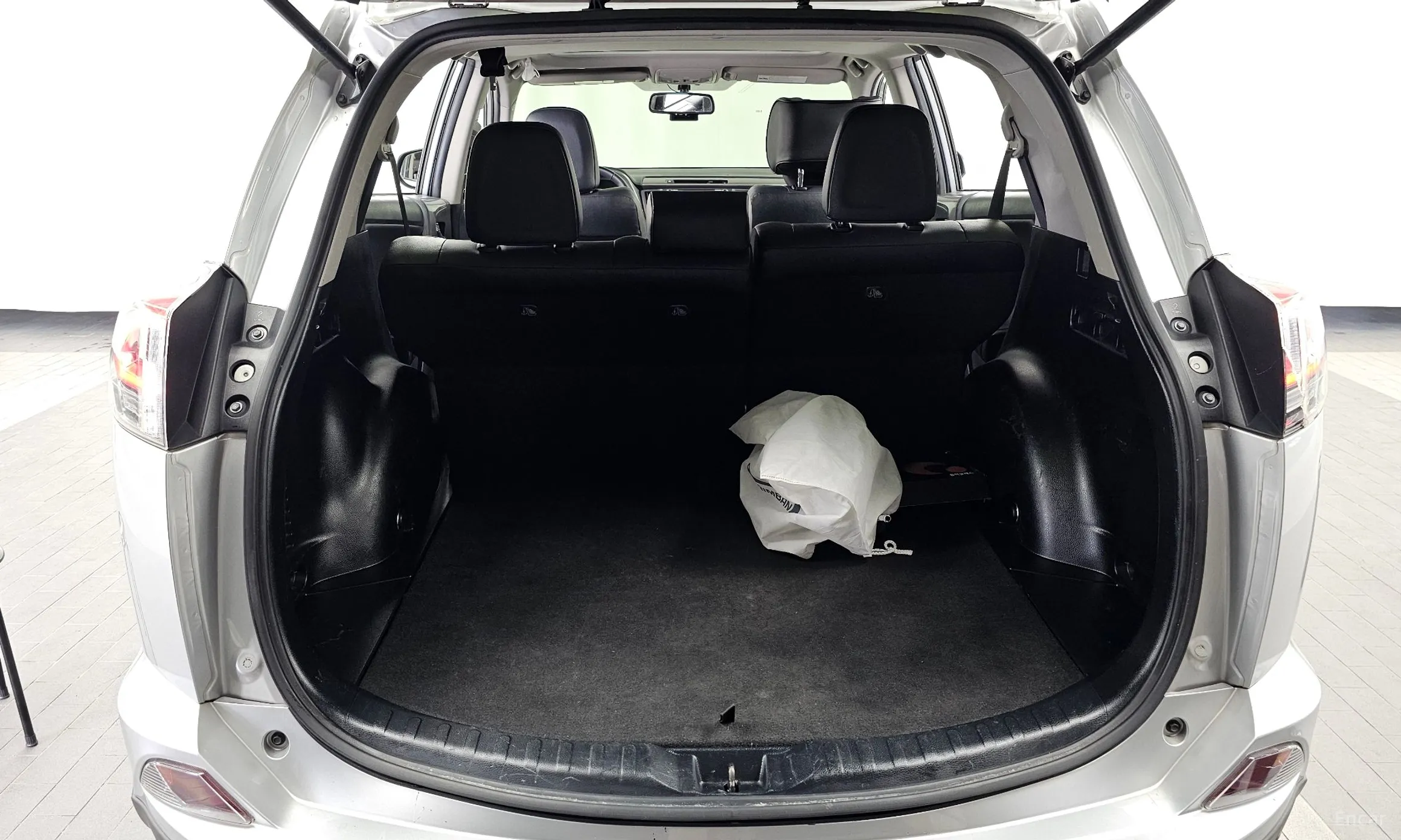 Toyota RAV4 превью 20