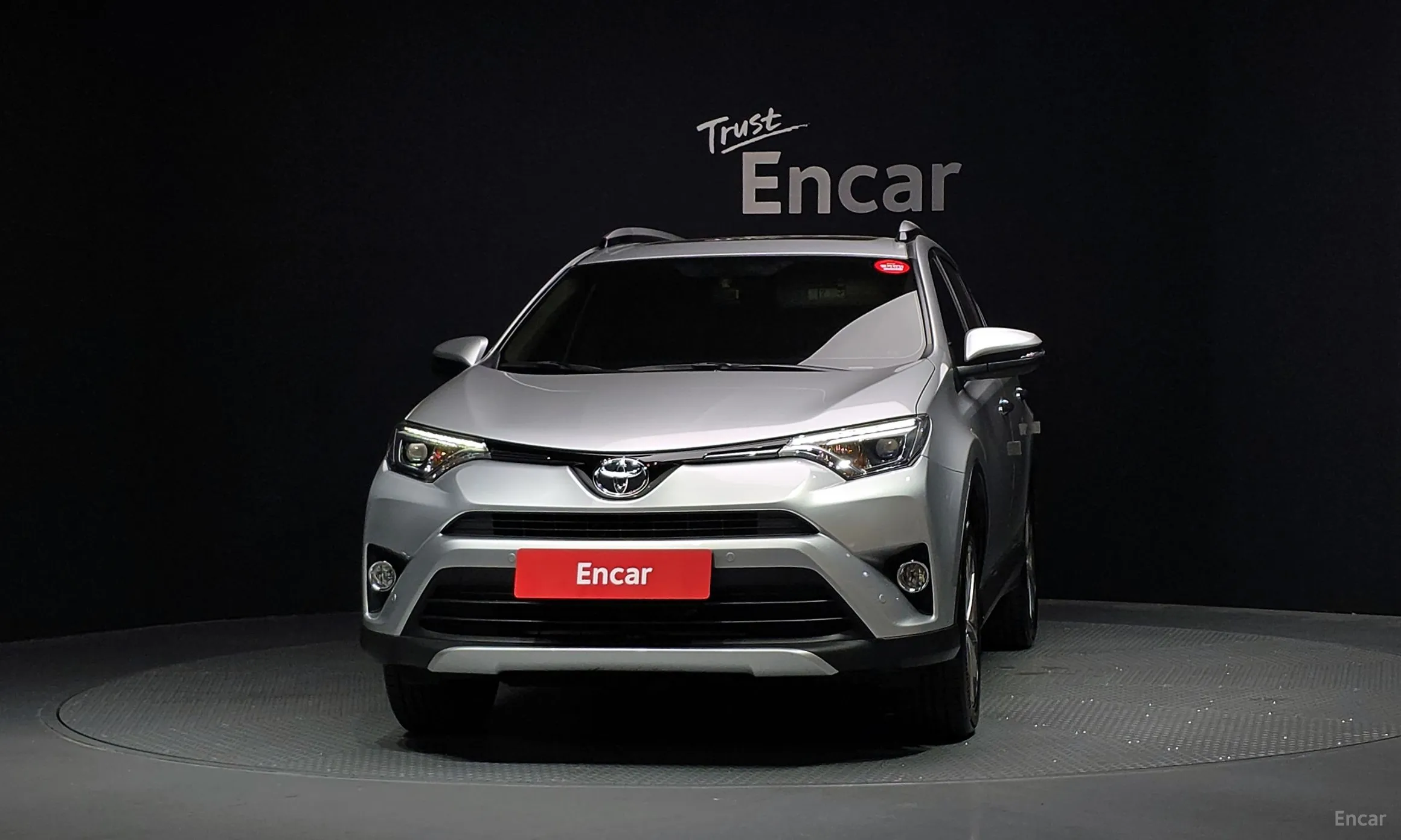 Toyota RAV4 превью 3
