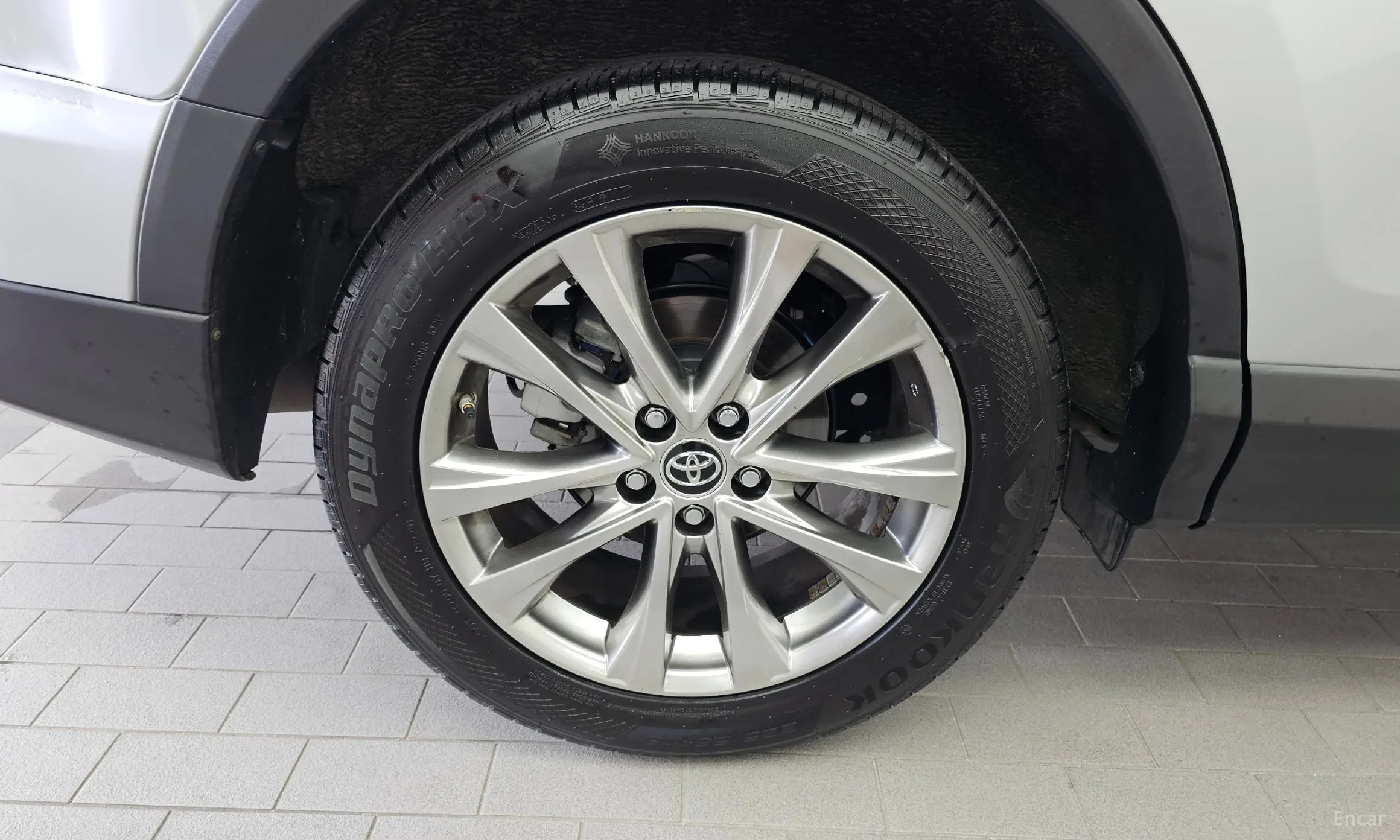 Toyota RAV4 превью 5