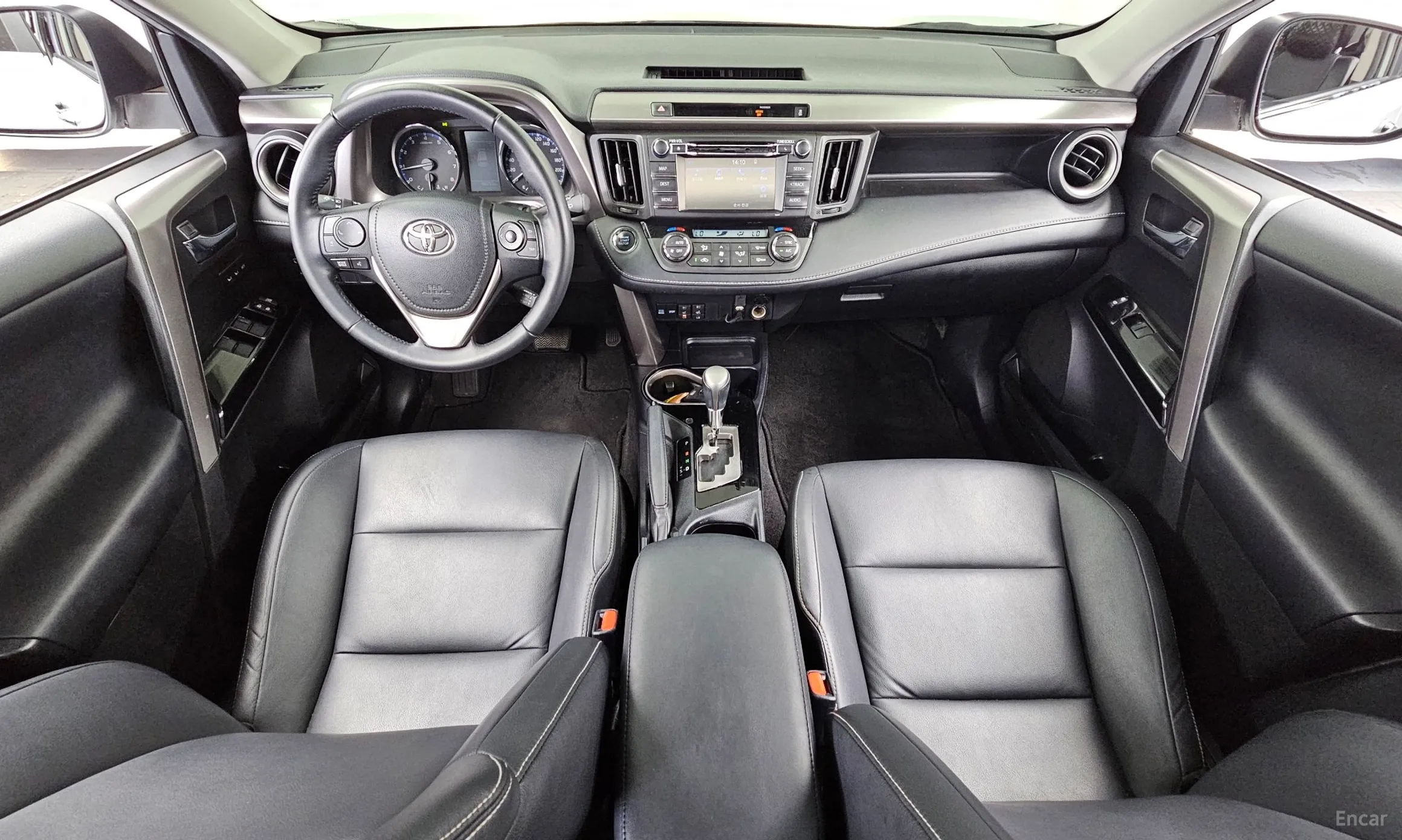 Toyota RAV4 превью 7