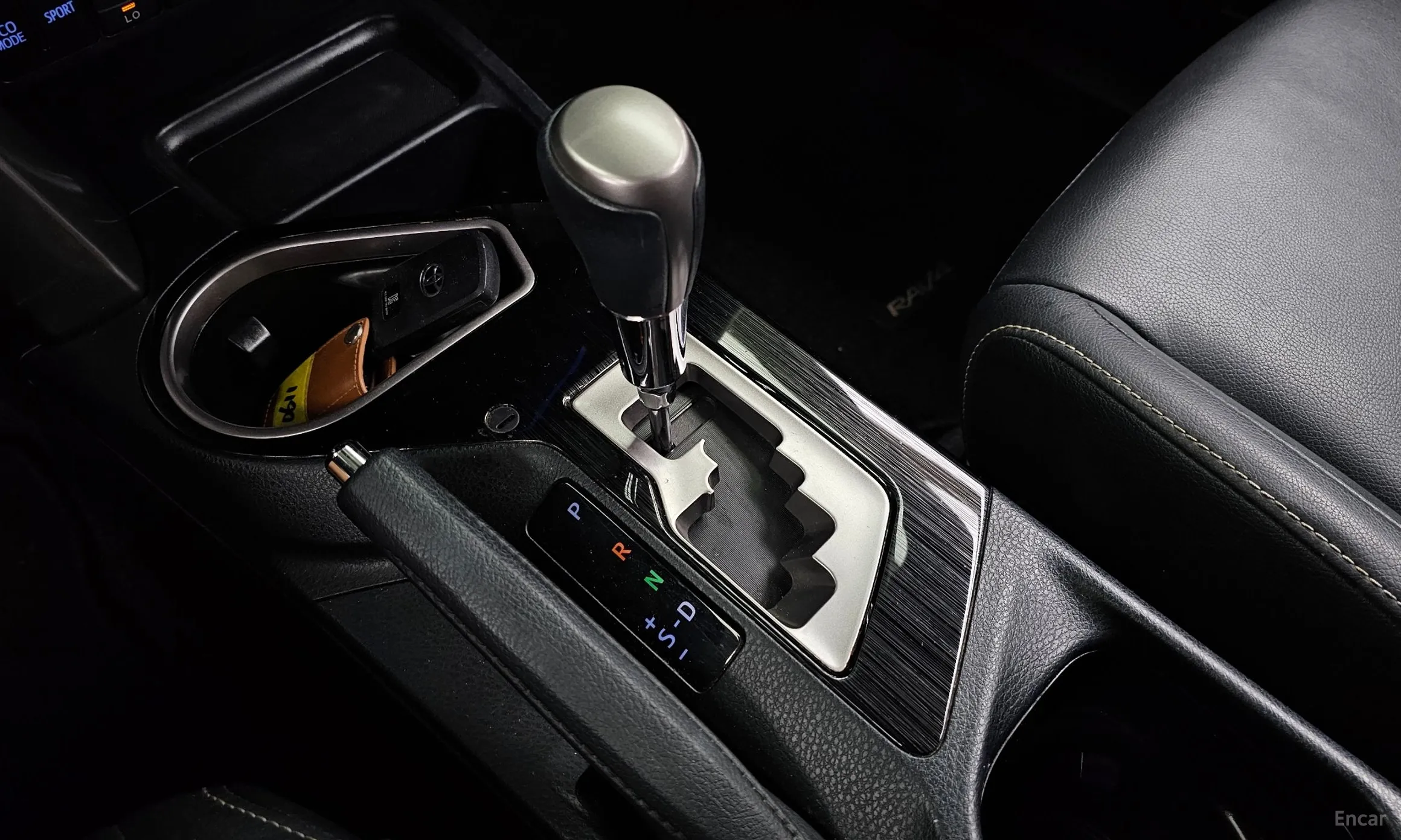 Toyota RAV4 превью 9