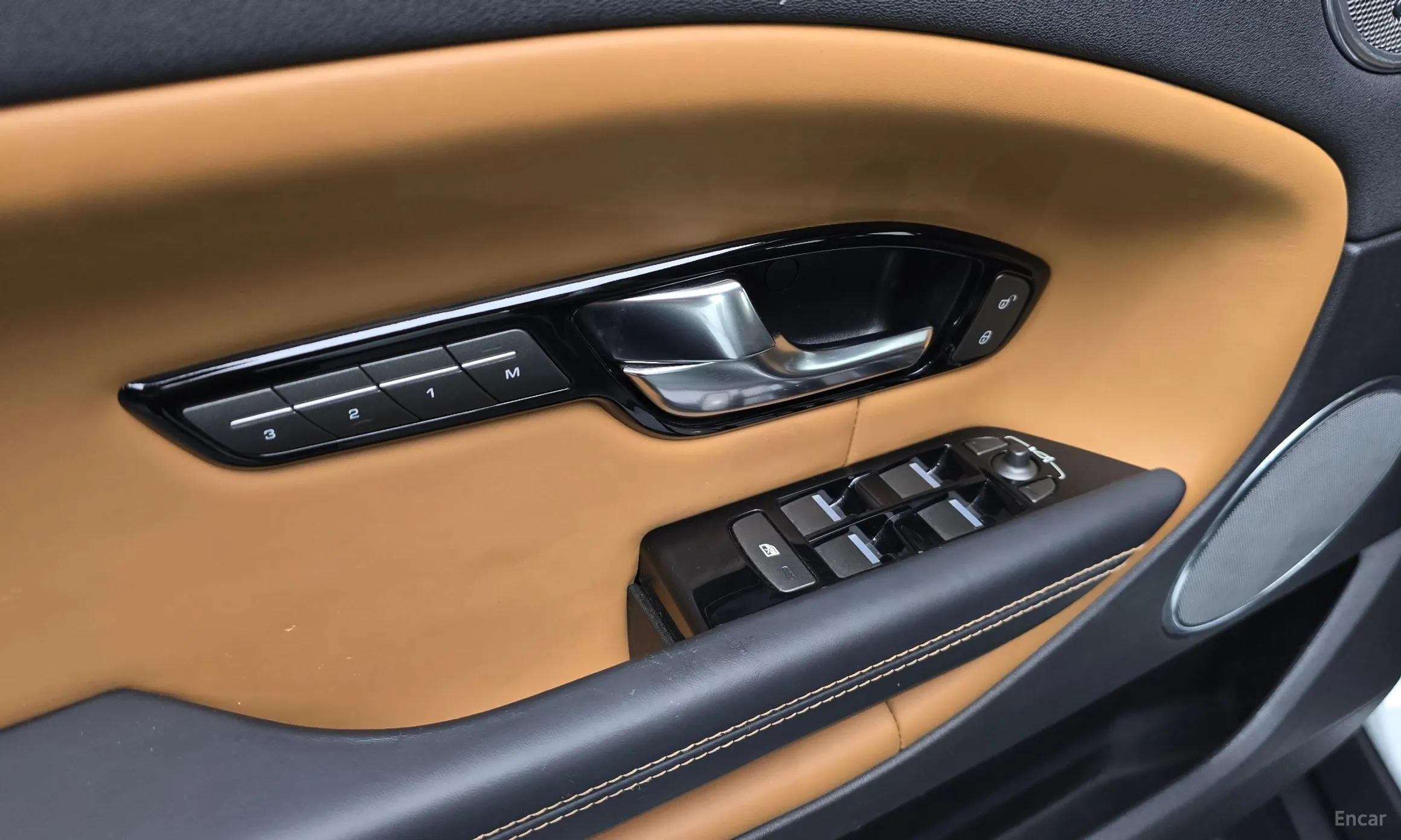 Land Rover Range Rover Evoque превью 15