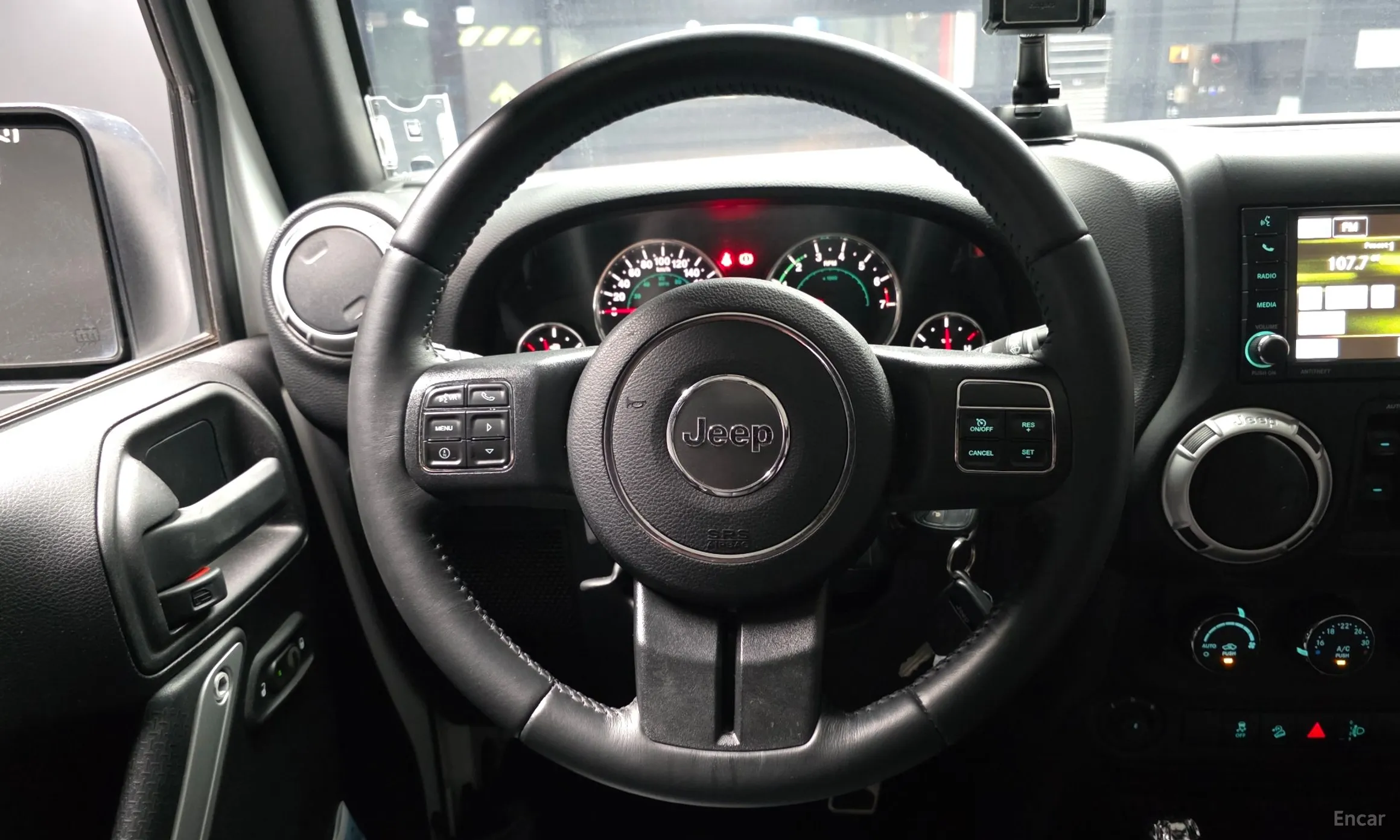 Jeep Wrangler (JK) превью 13