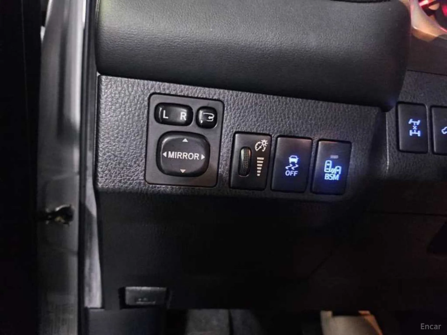 Toyota RAV4 превью 13